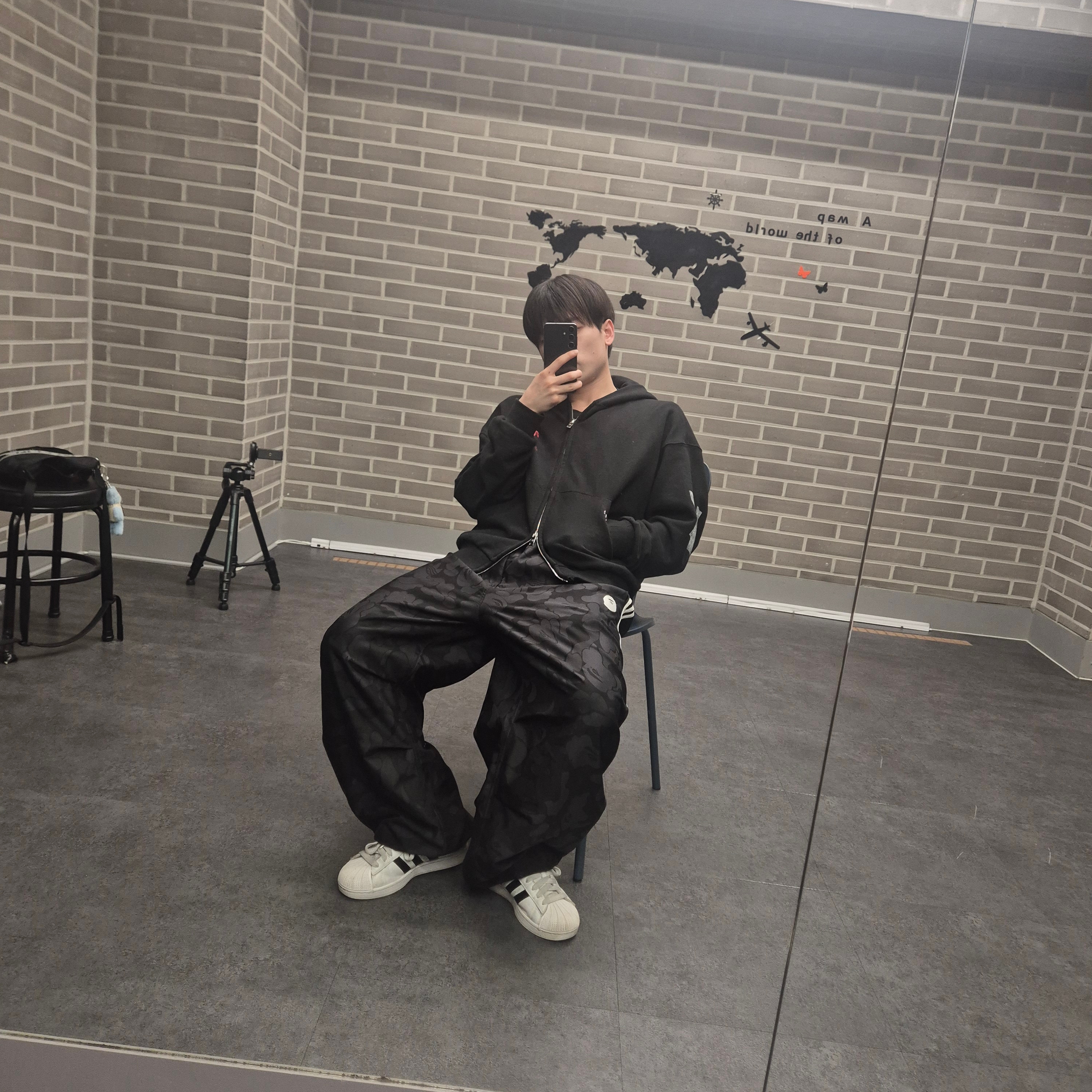 Adidas x BAPE Jacquard Pants Black - KR Sizing, Adidas x BAPE Jacquard Pants Black - US Sizing 착용 스타일 - 2