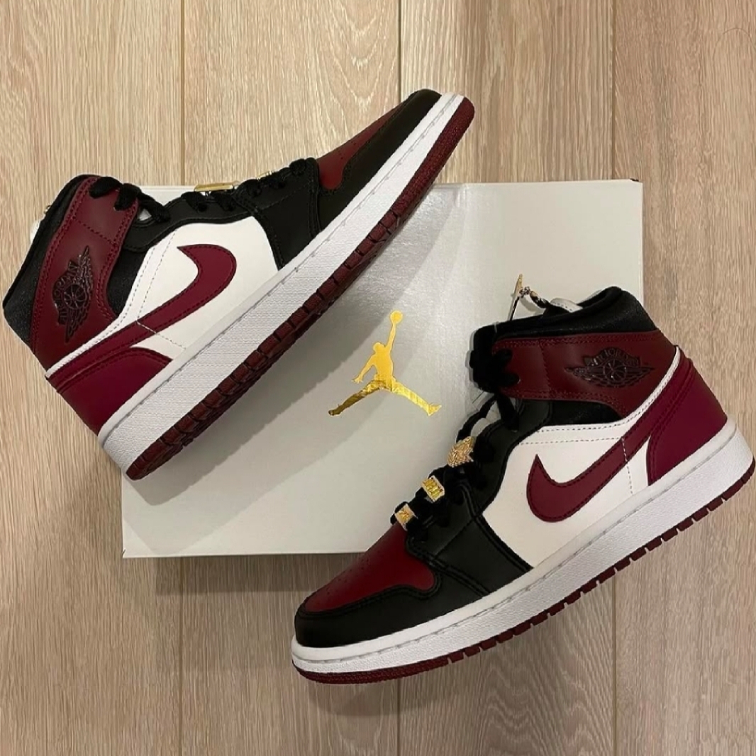 (W) Jordan 1 Mid SE Dark Beetroot 착용 스타일