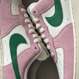 Nike Air Force 1 '07 Sail Medium Soft Pink 착용 스타일
