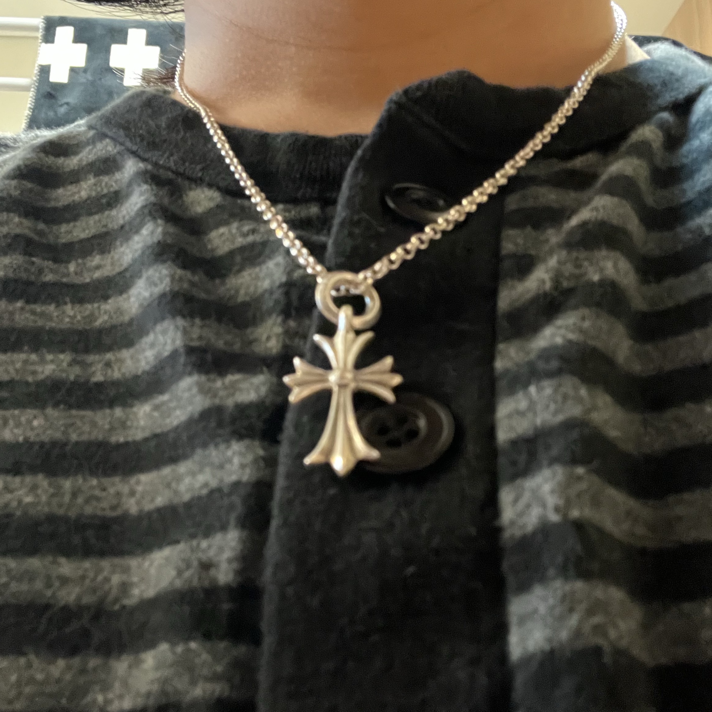 Hansroom Chrome Hearts Tiny CH cross Charm 착용 스타일