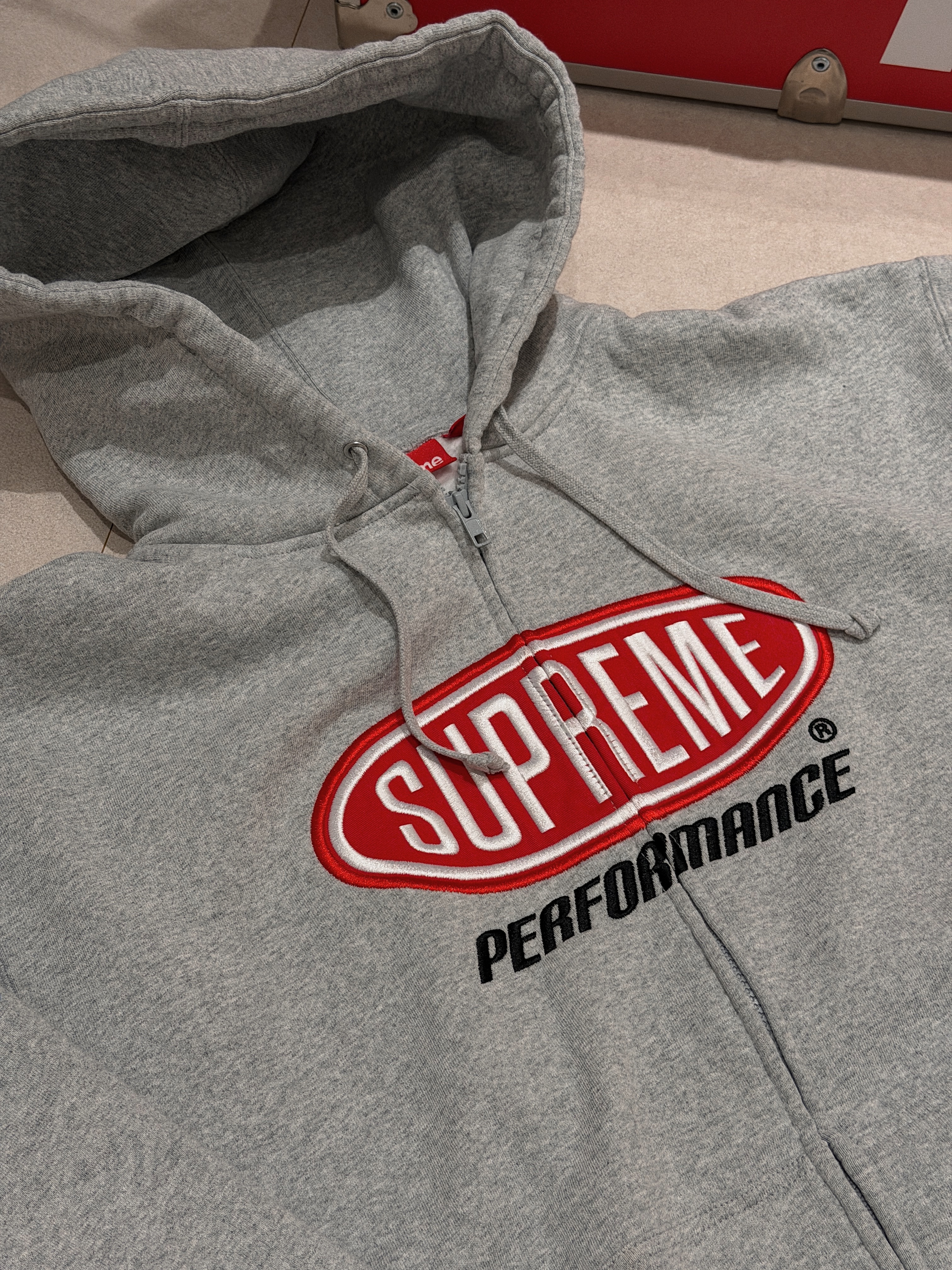 Supreme Performance Zip Up Hooded Sweatshirt Heather Grey - 26SS 착용 스타일 - 3