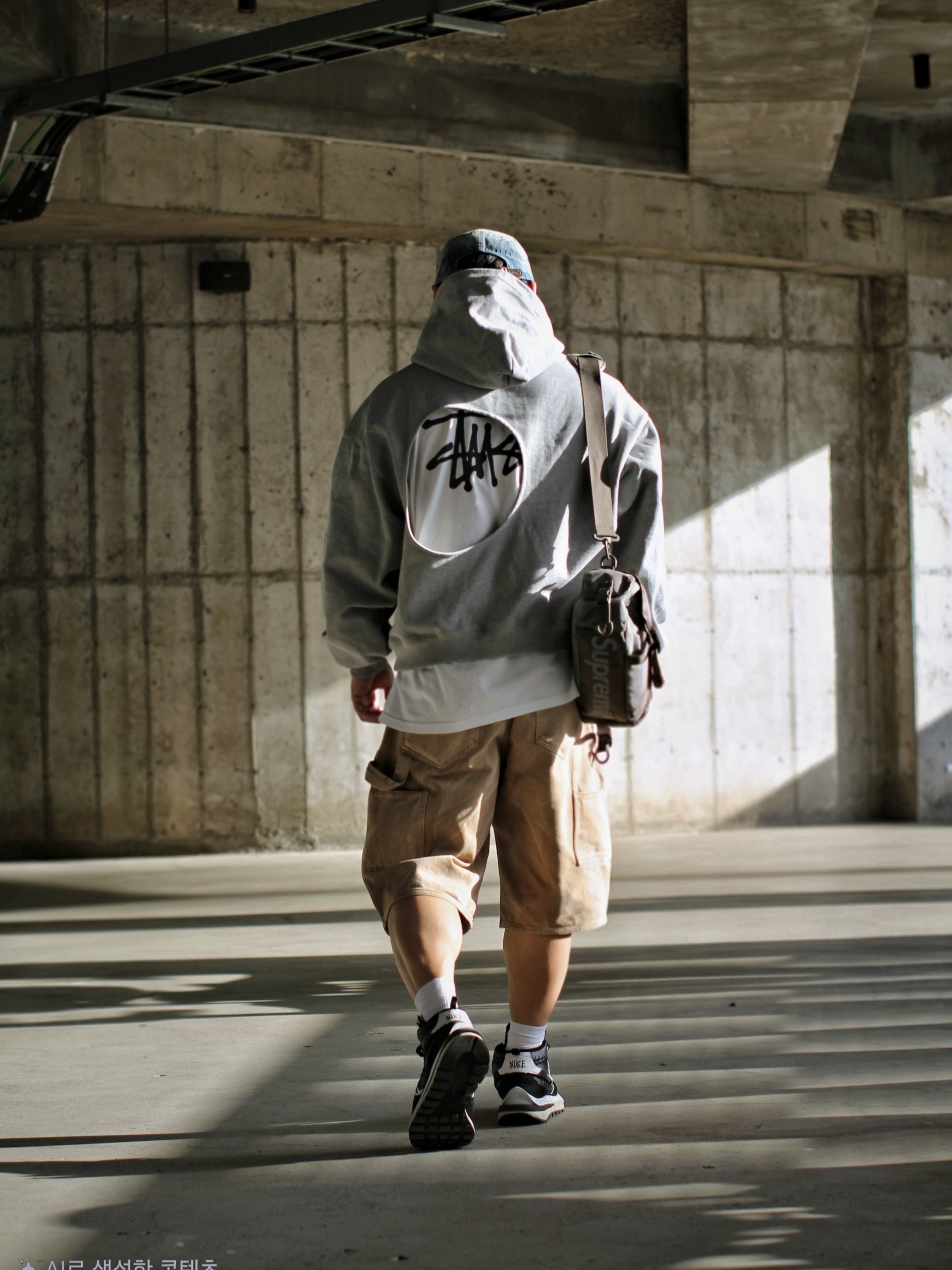 Supreme Washed Chino Twill Camp Cap Denim - 25FW, Stussy Basic Stussy T-Shirt White 2024, 2025 착용 스타일 - 1