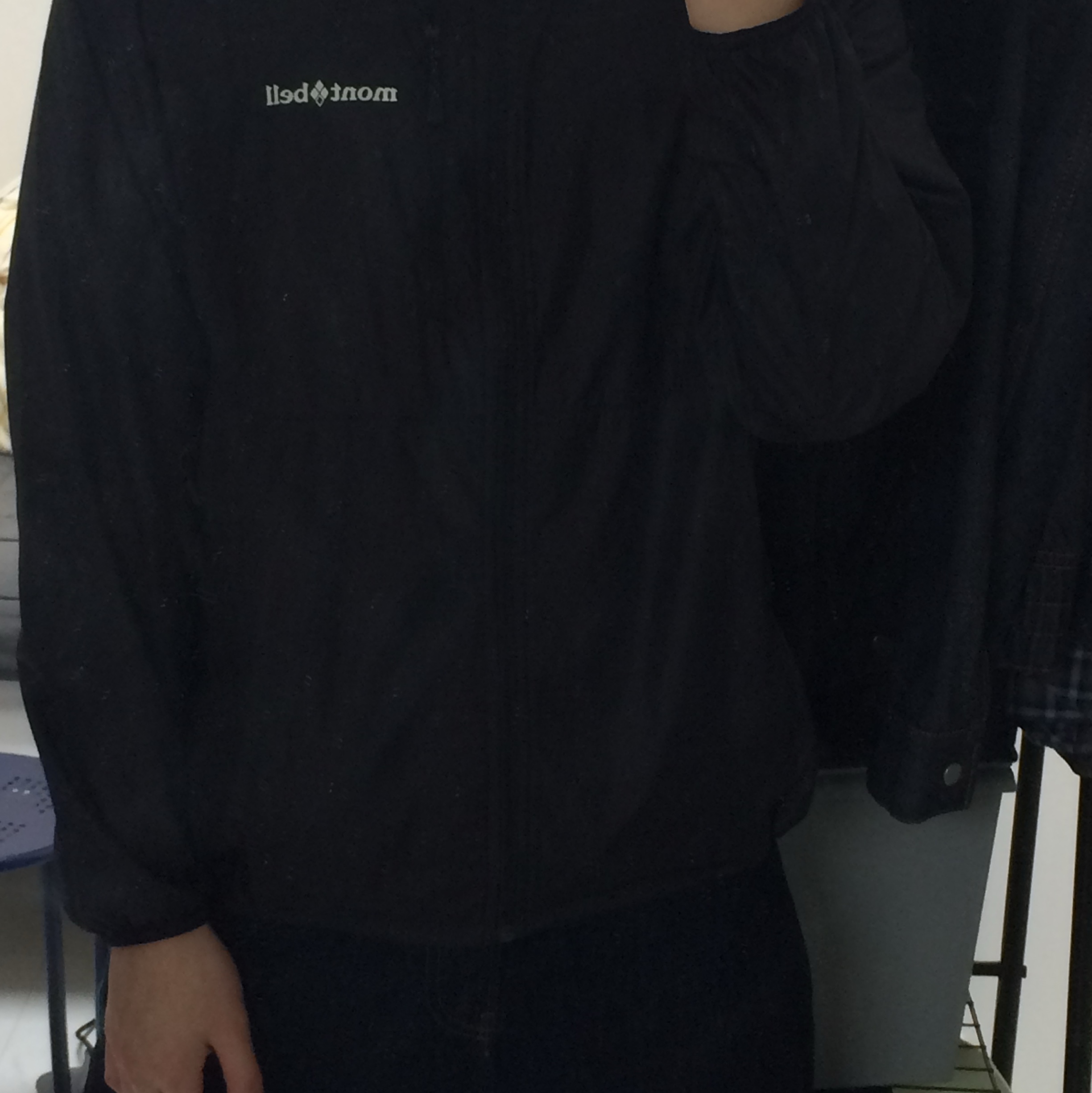 Montbell Wind Blast Hooded Jacket Black 착용 스타일 - 1
