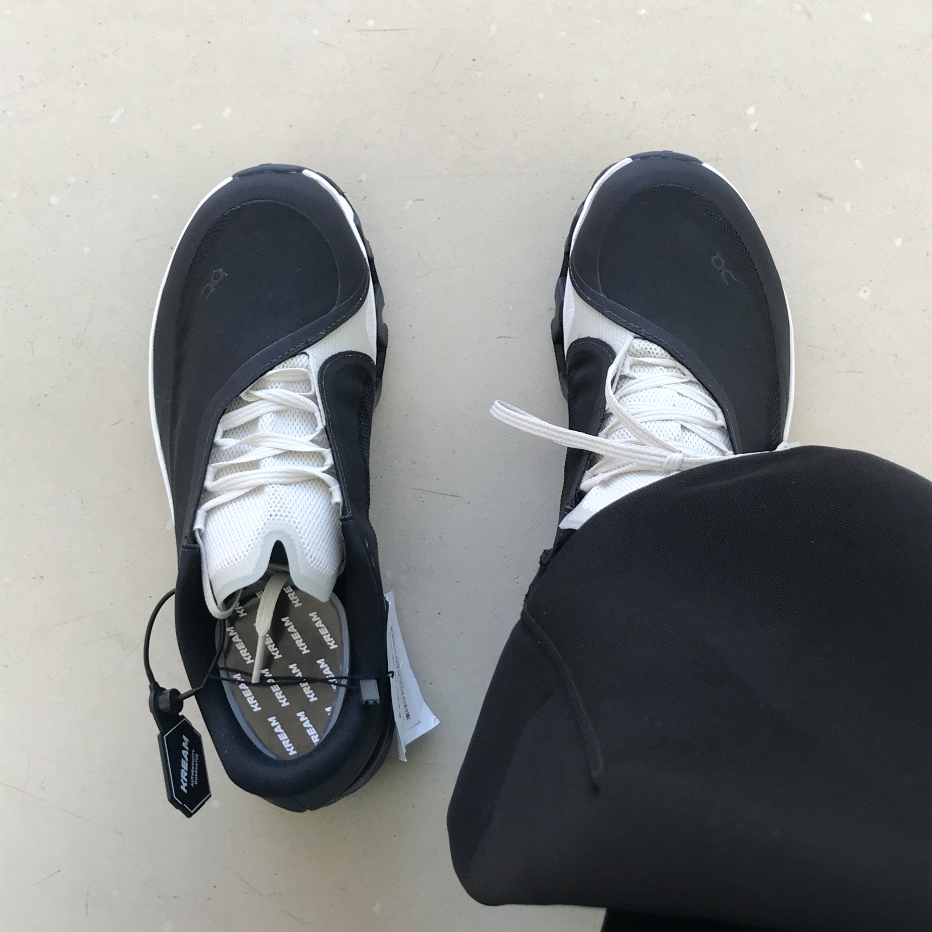 On Running x Post Archive Faction (Paf) Cloudmonster Hyper Black, Needles H.D. Track Pants Poly Smooth Black White 착용 스타일 - 1