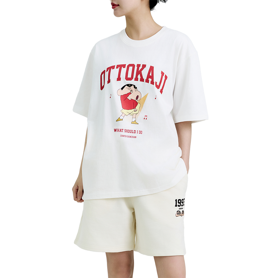 댄꼼마 X 짱구 오또카지 반팔 티셔츠 (오프화이트)(DANCOMMA x Crayon Shin-chan ‘Ottokaji’ Short Sleeve T-Shirt (Off-white)) - 5