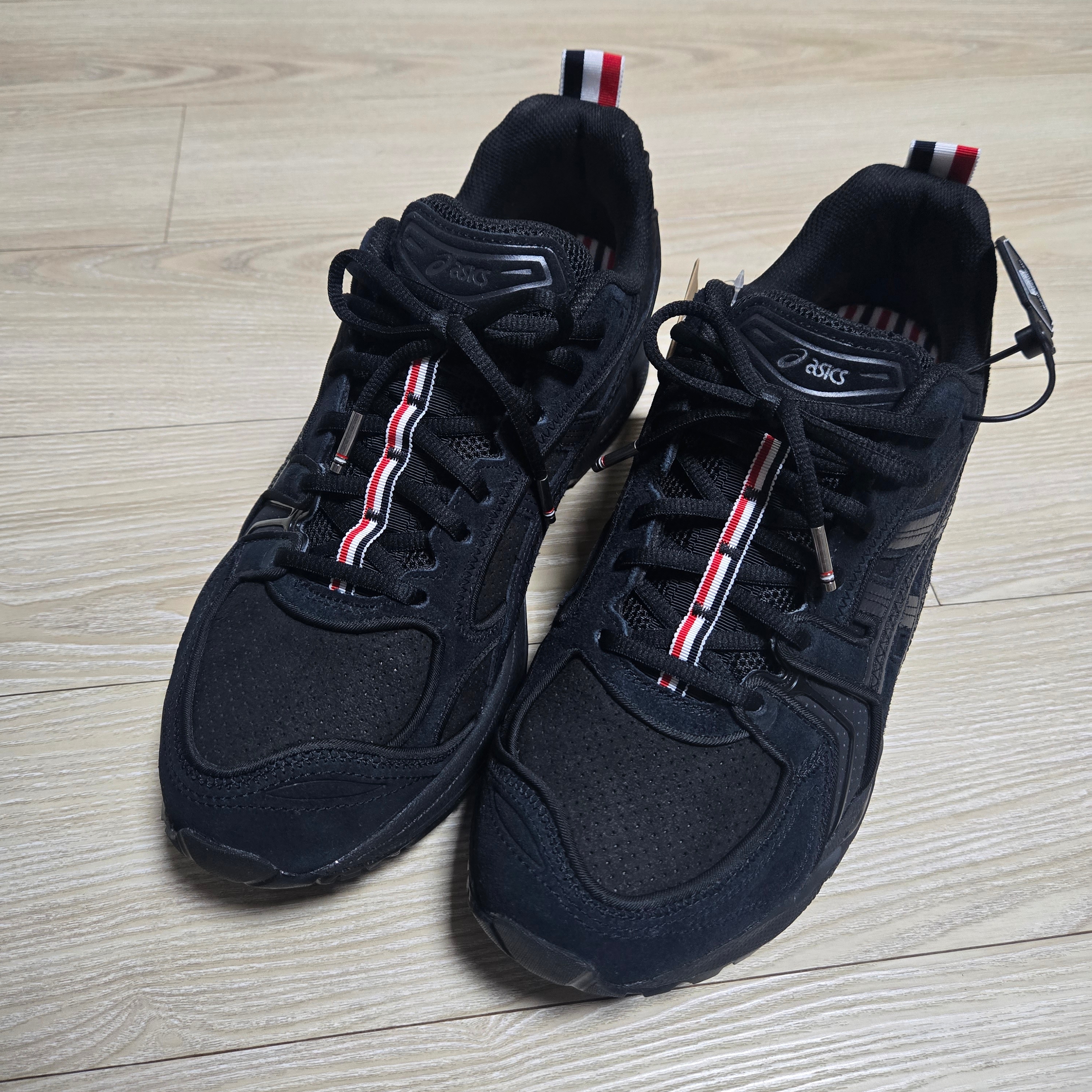 Asics x Thom Browne Gel-Kayano 14 Black 착용 스타일