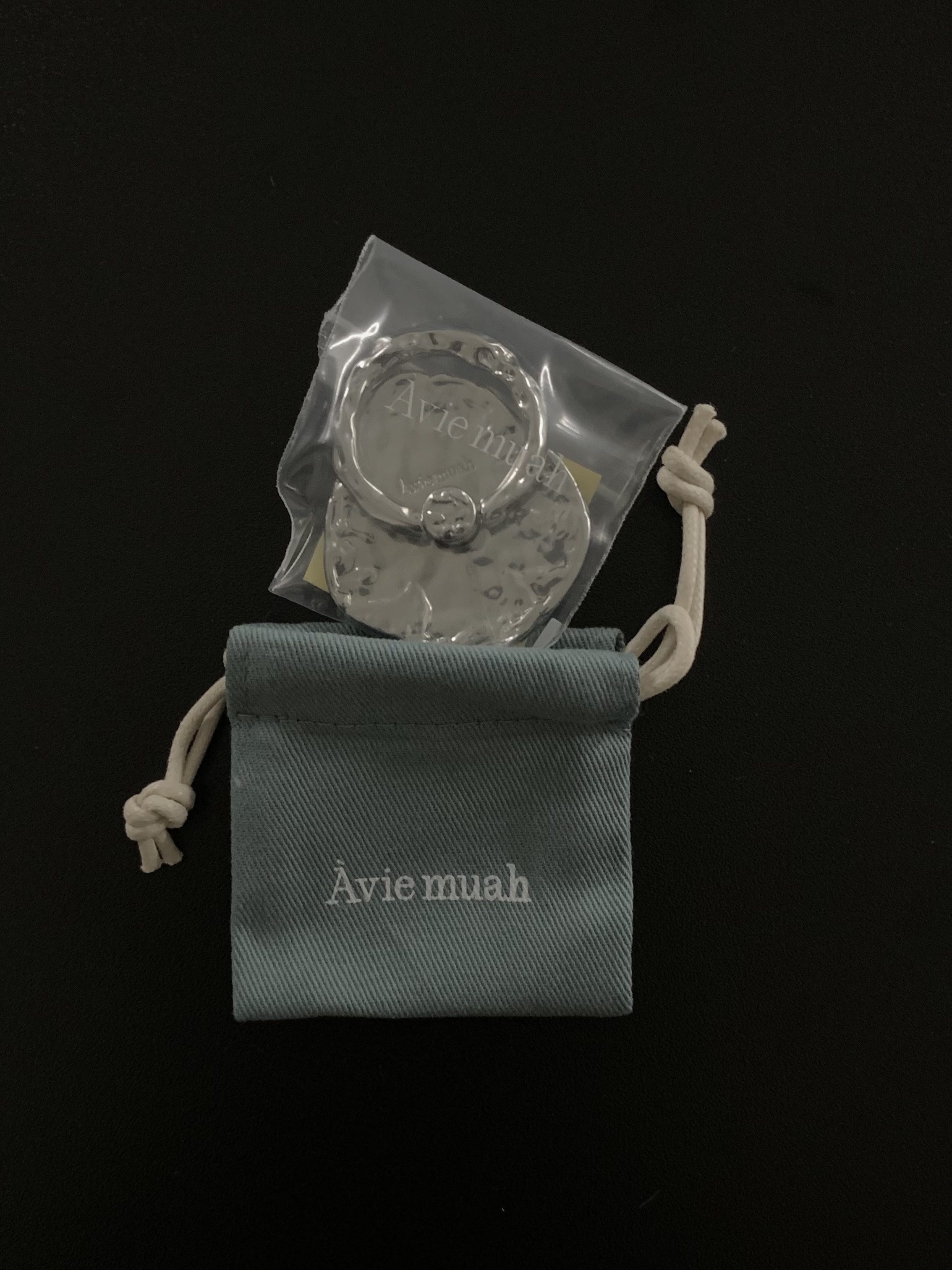 Aviemuah Ave Phone Knob Rhodium 착용 스타일 - 1