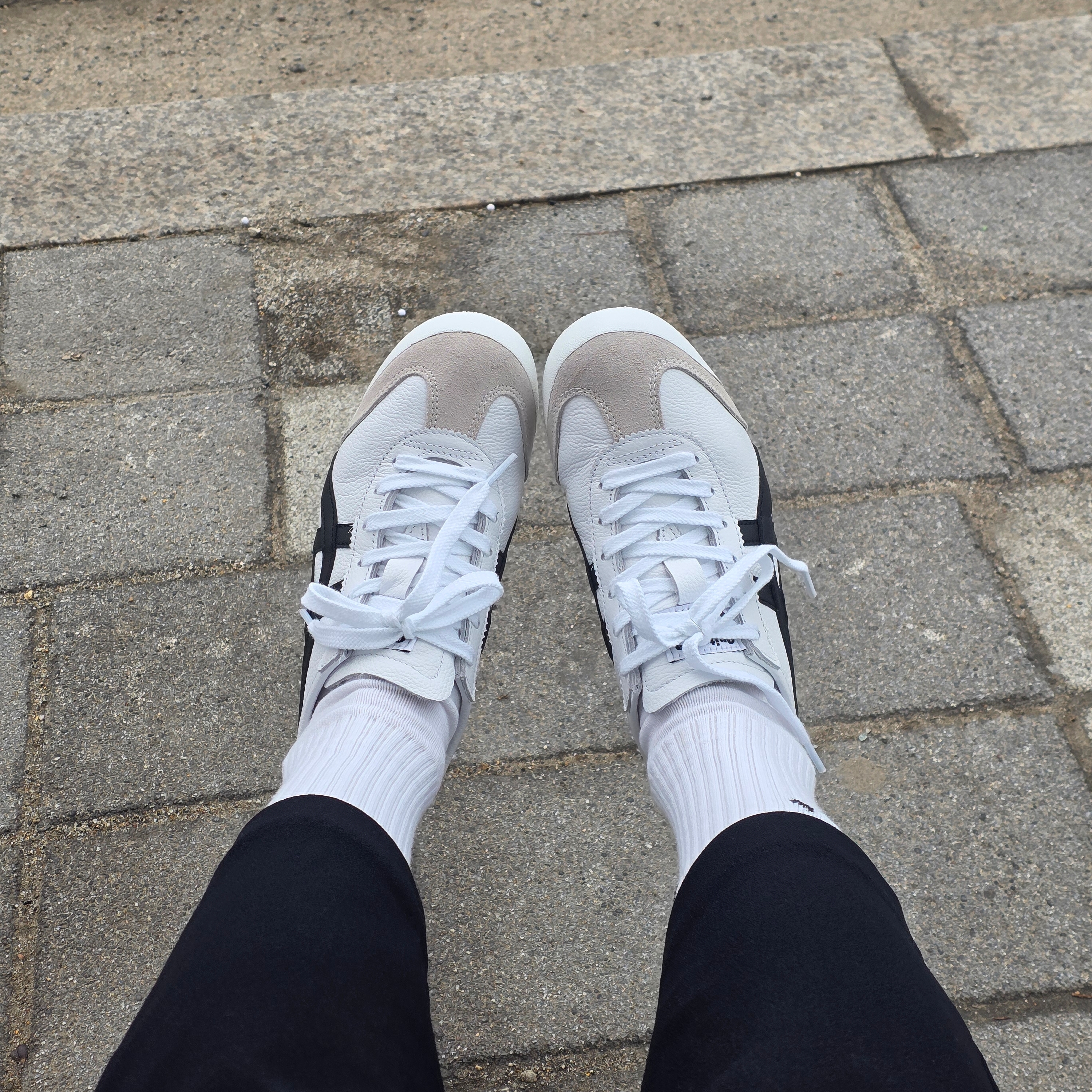 Onitsuka Tiger Mexico 66 White Black 착용 스타일 - 2