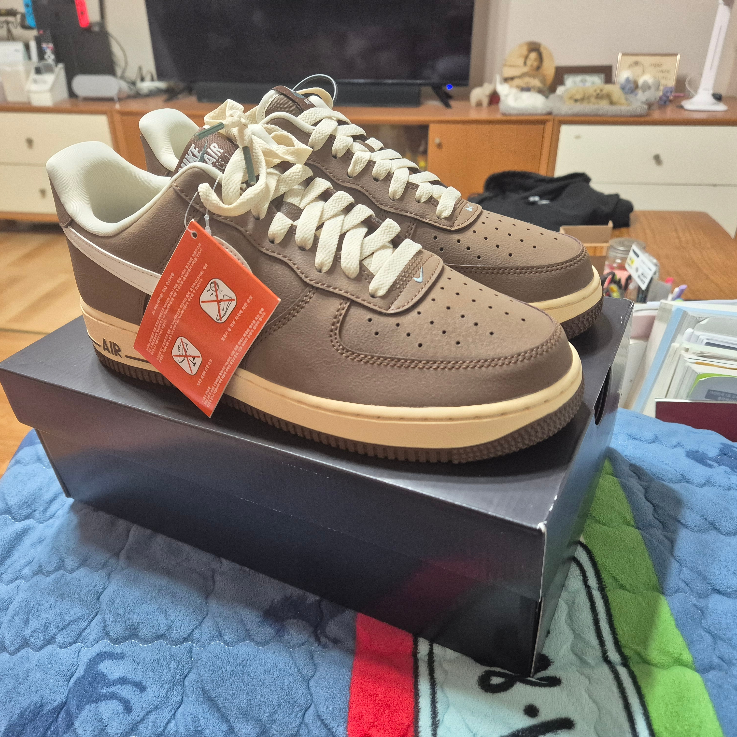 Nike Air Force 1 '07 Cacao Wow Coconut Milk 착용 스타일