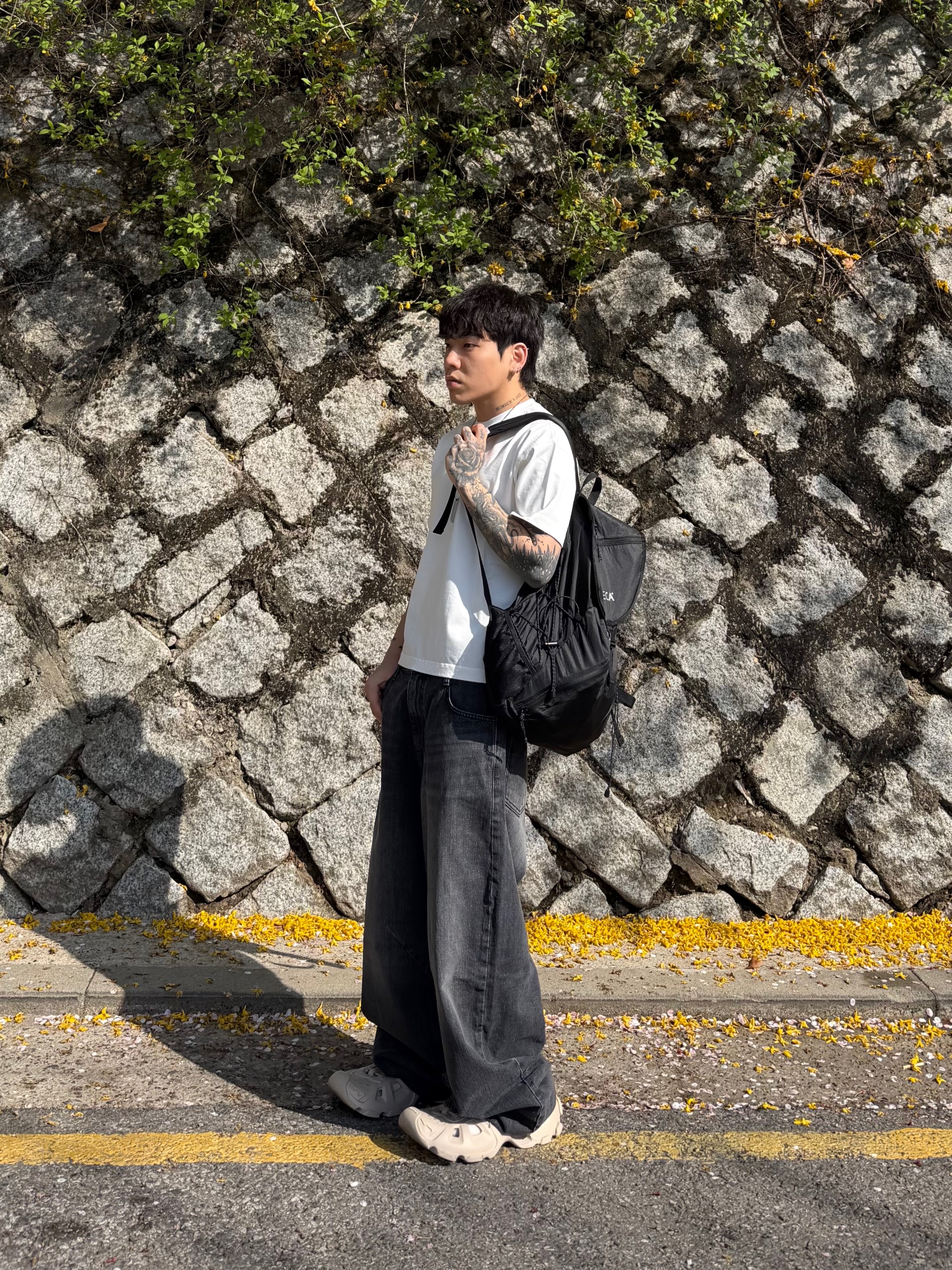 Balenciaga HD Lace-Up Sneakers Nude 착용 스타일 - 3