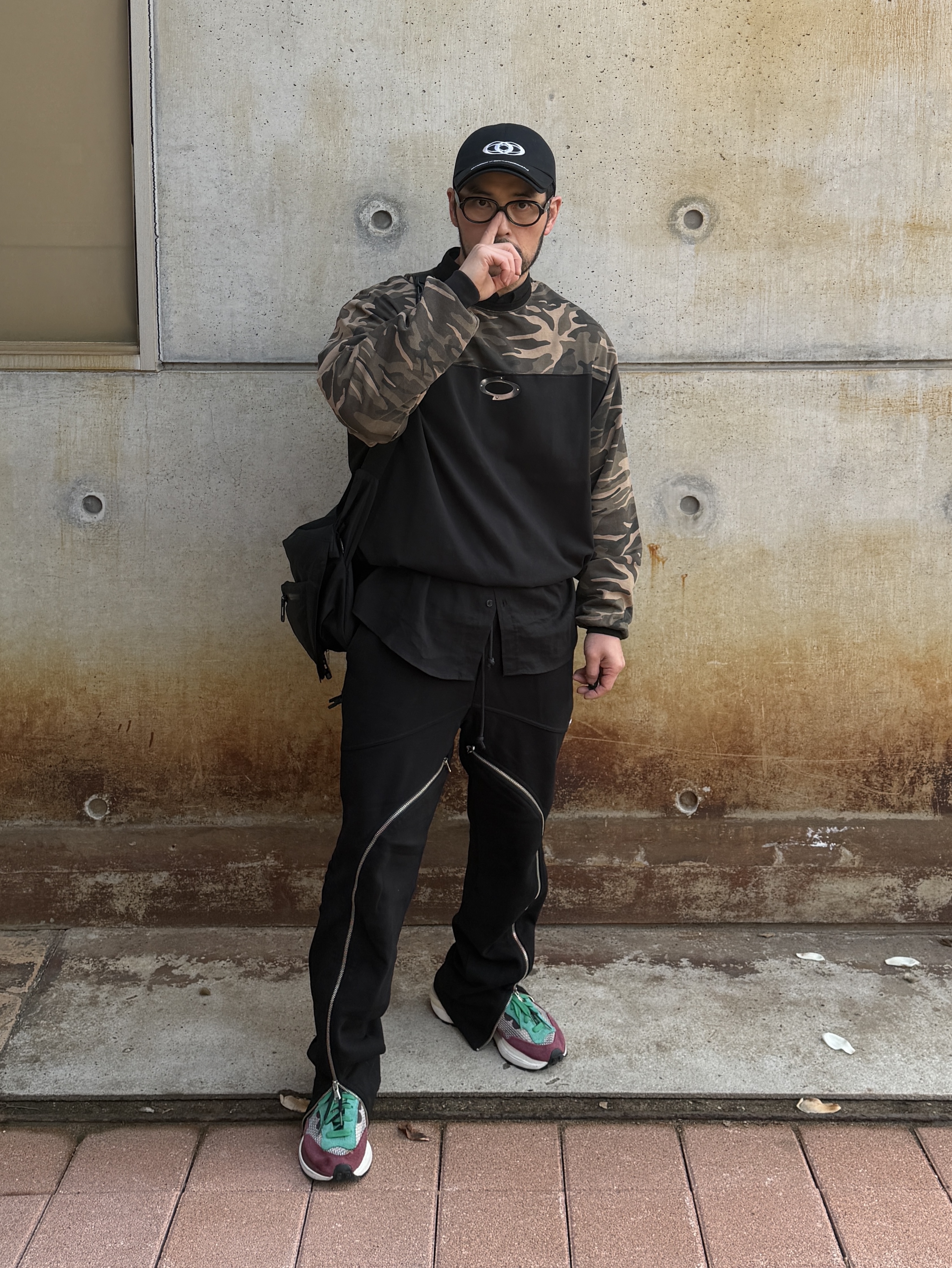 Nike x Sacai VaporWaffle String & Black Villain Red 착용 스타일 - 4