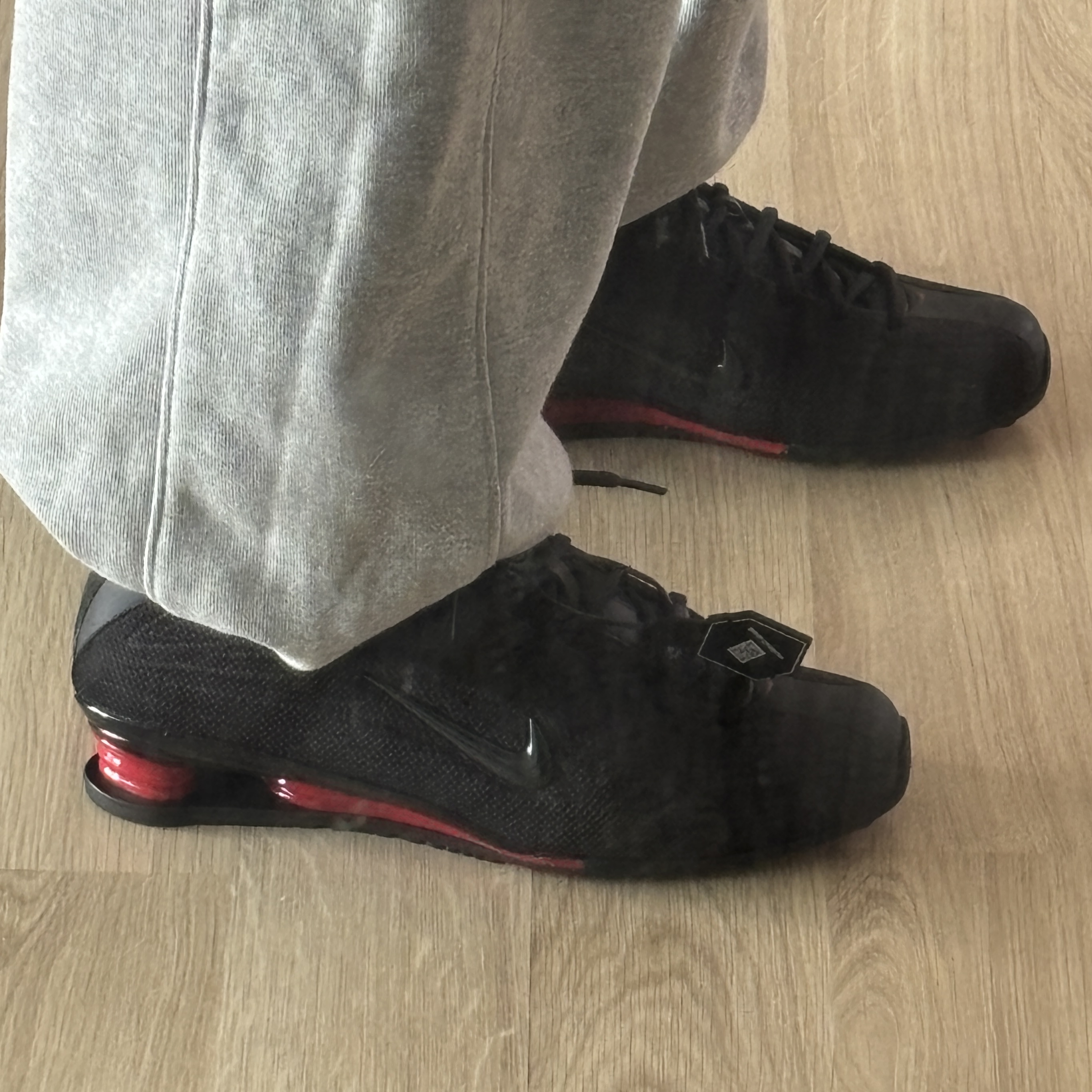 (W) Nike Shox Z Black University Red 착용 스타일 - 2