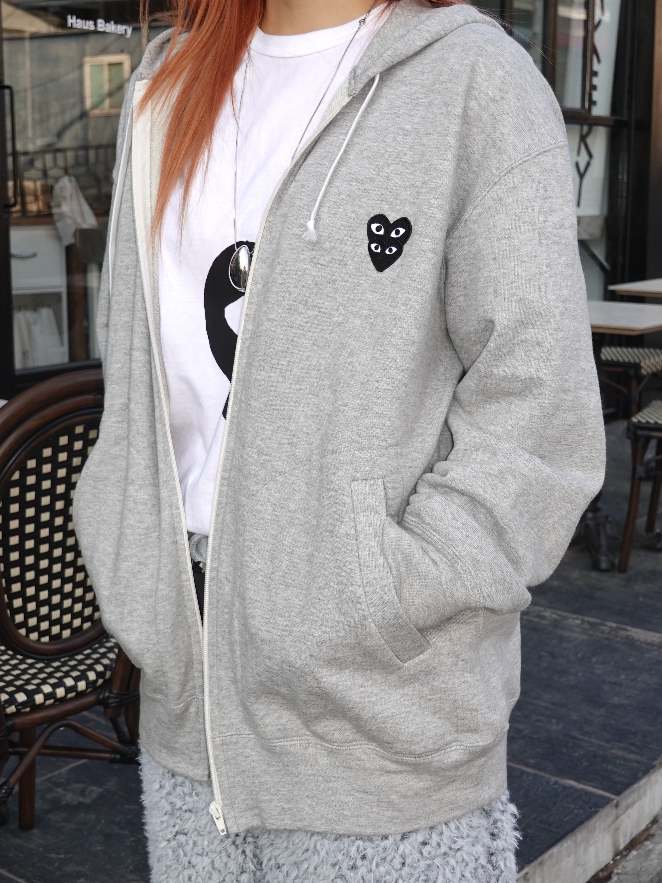 Play Comme des Garcons Double Black Heart T-Shirt White 착용 스타일 - 4