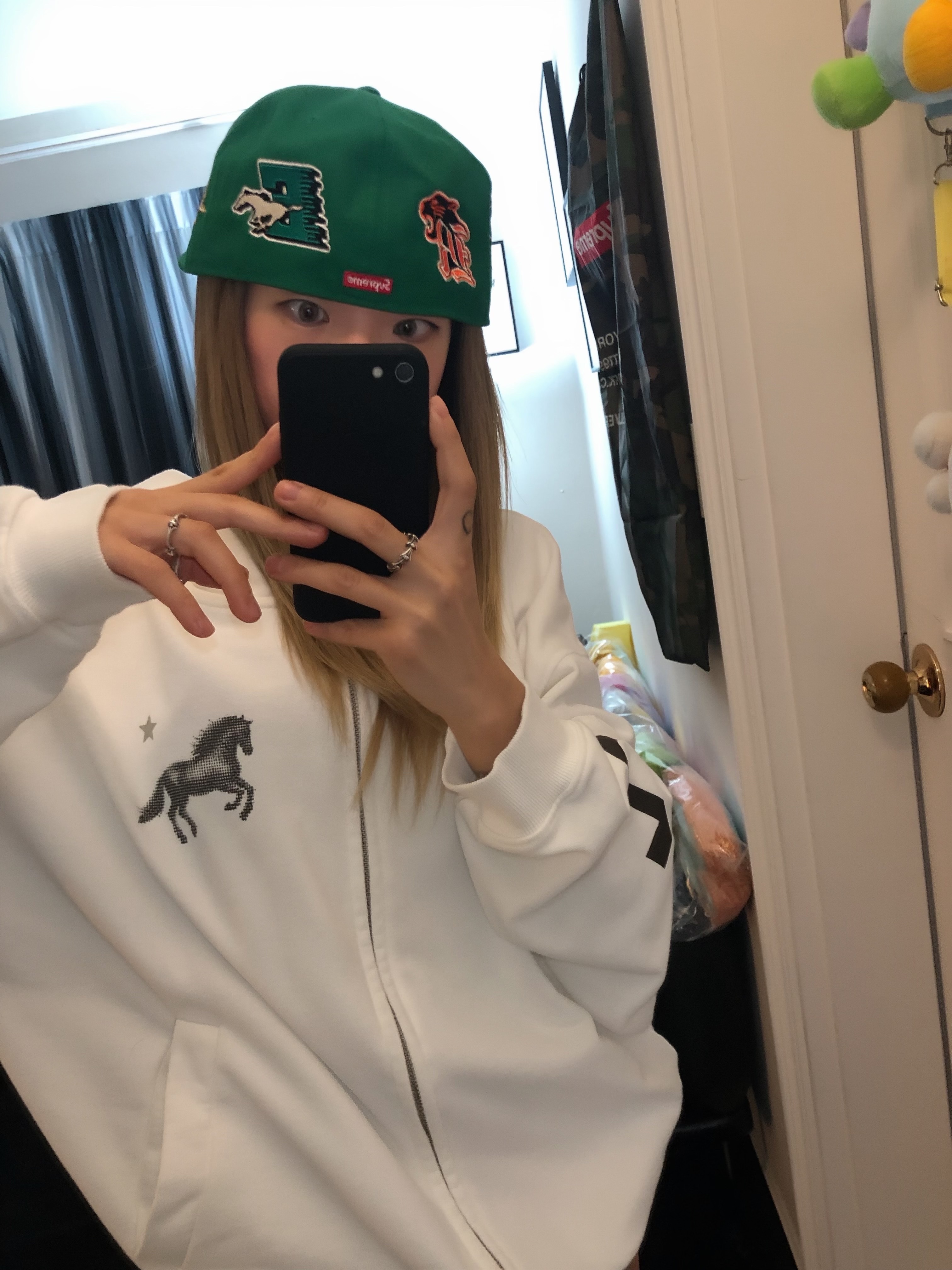 Supreme Mascots S Logo New Era Green - 26SS 착용 스타일 - 1