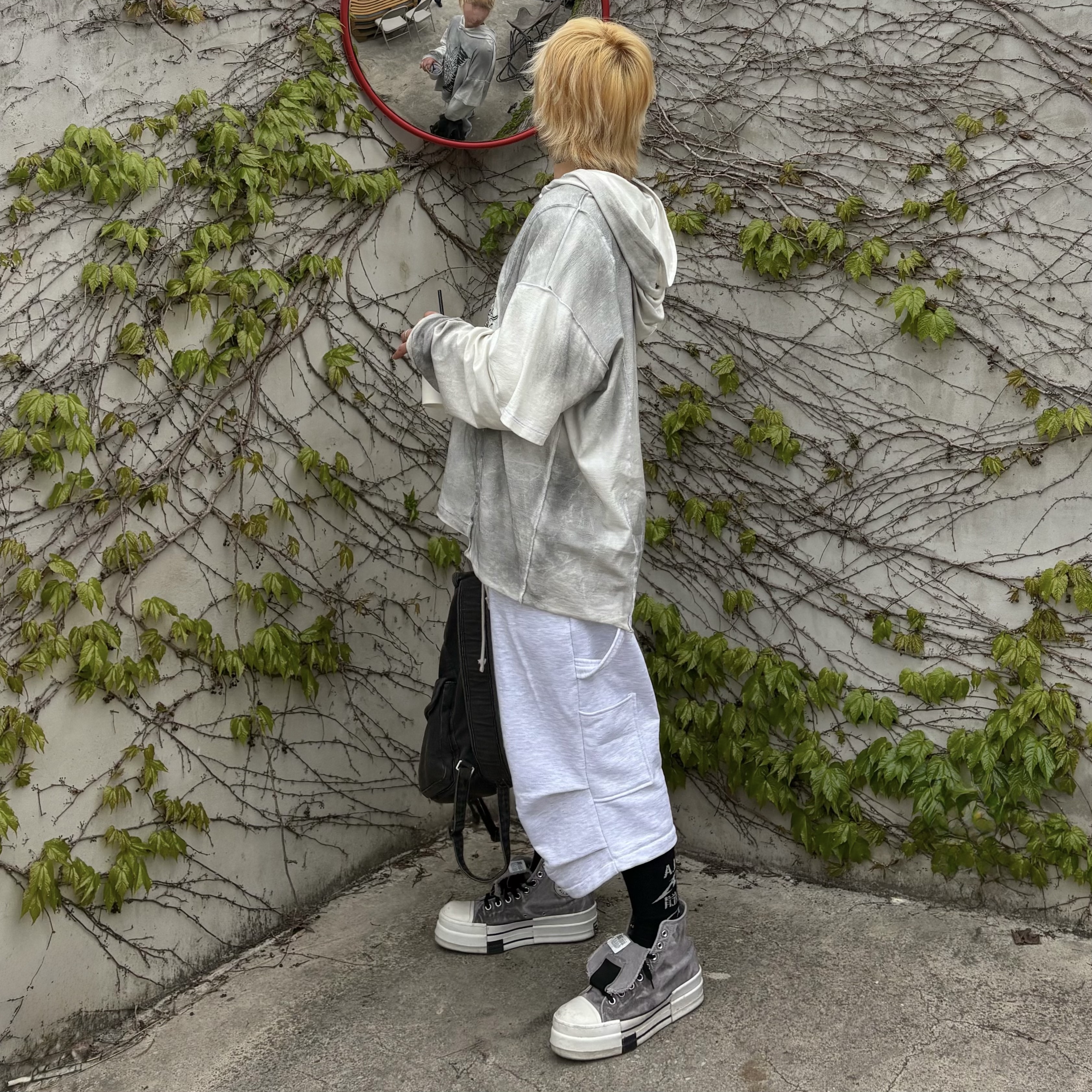 Converse x Drkshdw DBL Drkstar Overdye Chuck 70 Hi Concrete 착용 스타일 - 2