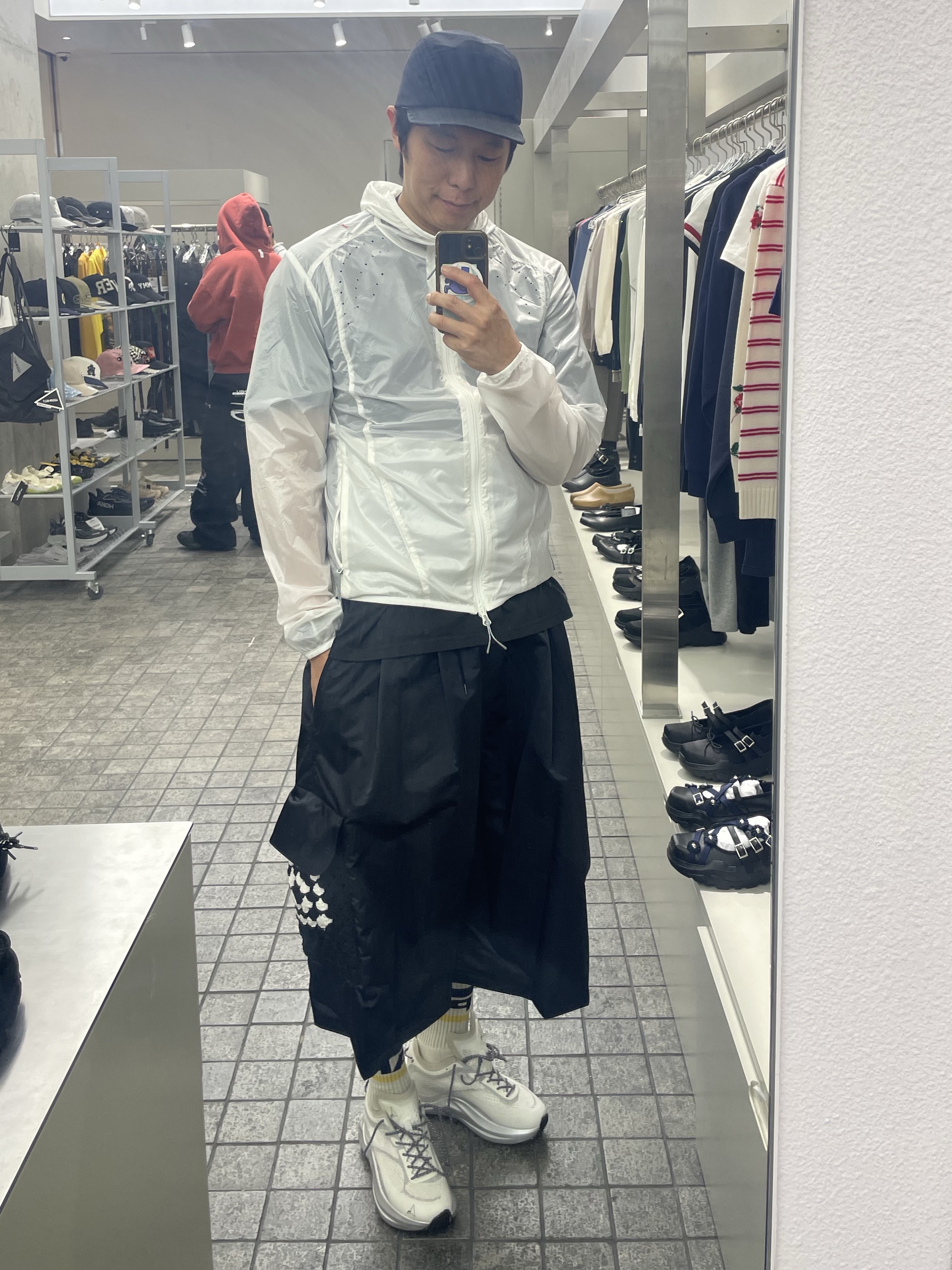 ROA Sella Lite White - 26SS, ROA Hue Packable Wind Jacket White - 26SS 착용 스타일