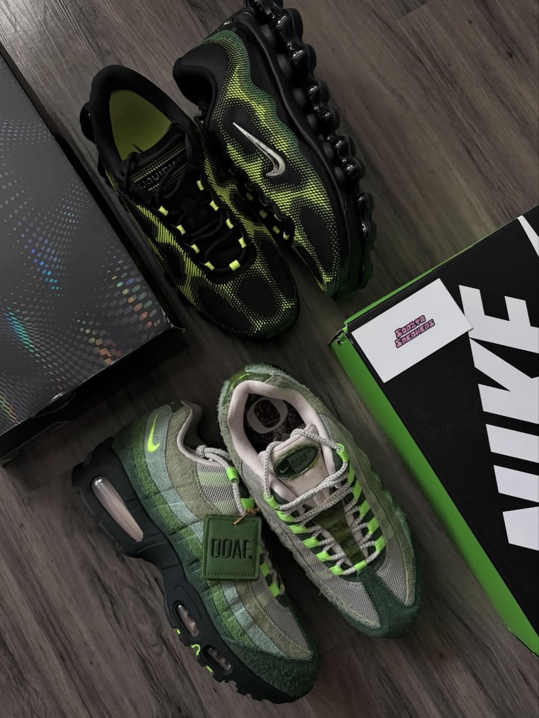 Nike Air Liquid Max Radiant Green and Green Apple, Nike Air Max 95 OG Neon 착용 스타일 - 1