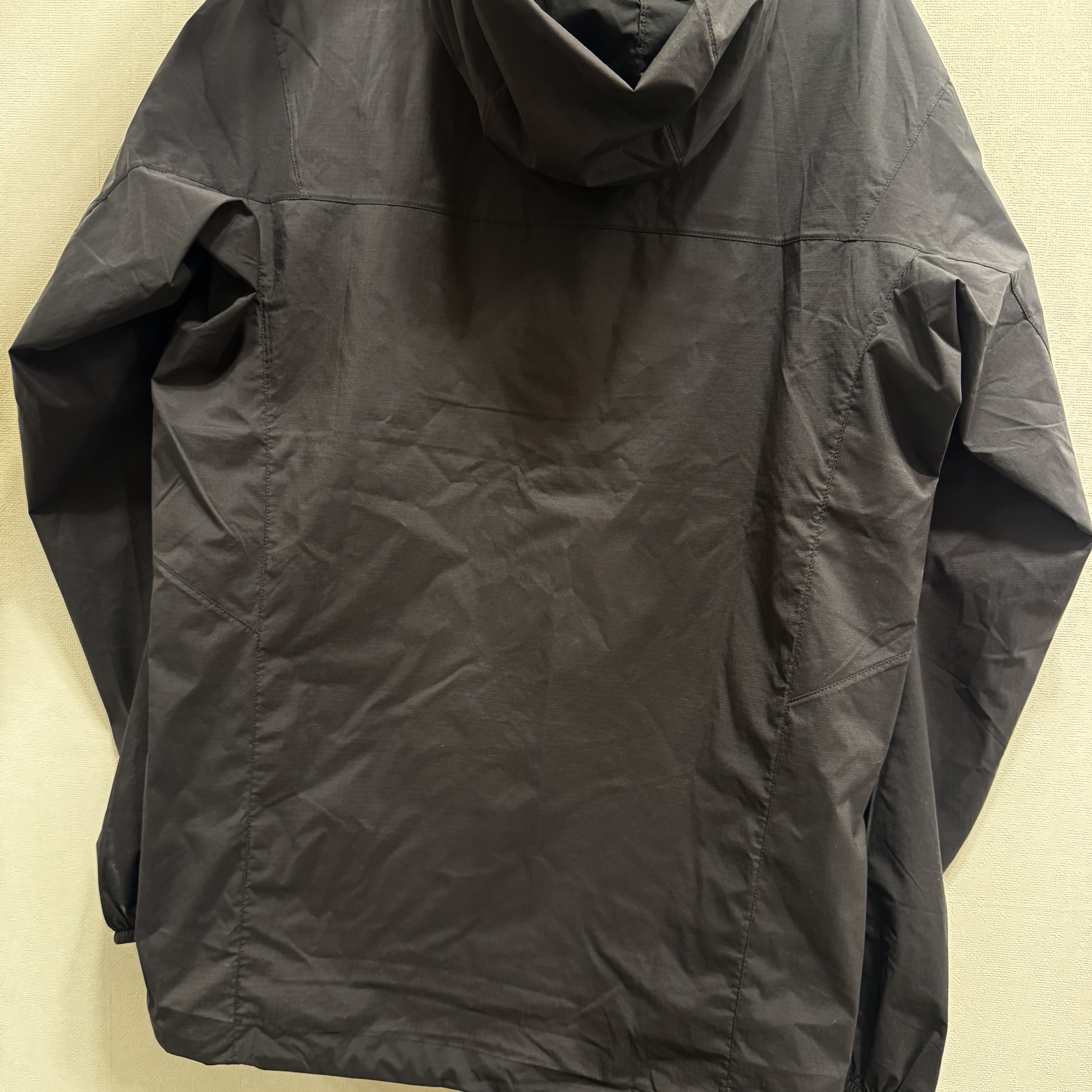 Arc'teryx Squamish Hoody Black 착용 스타일 - 2