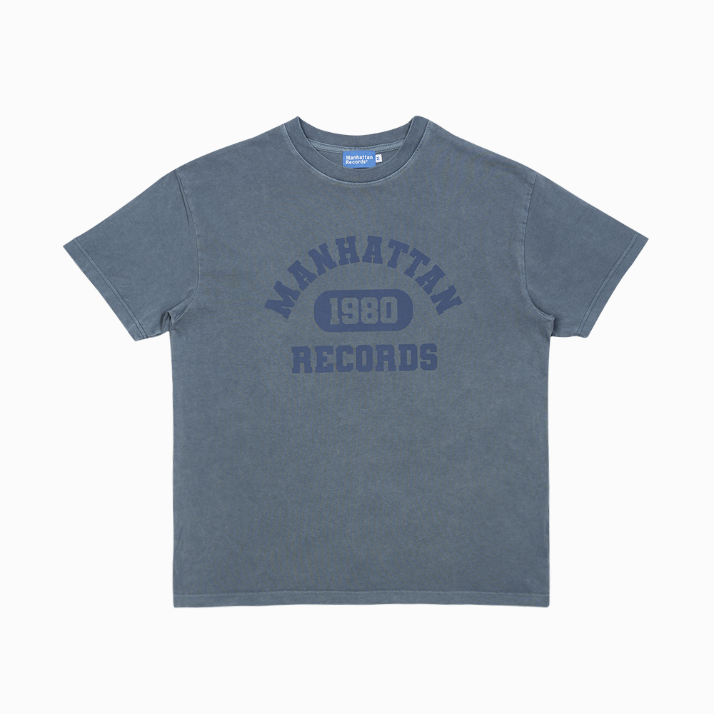 맨하탄 레코즈 피그먼트 컬리지 로고 티 - 블루(Manhattan Records Pigment College Logo Tee - Blue) - 2