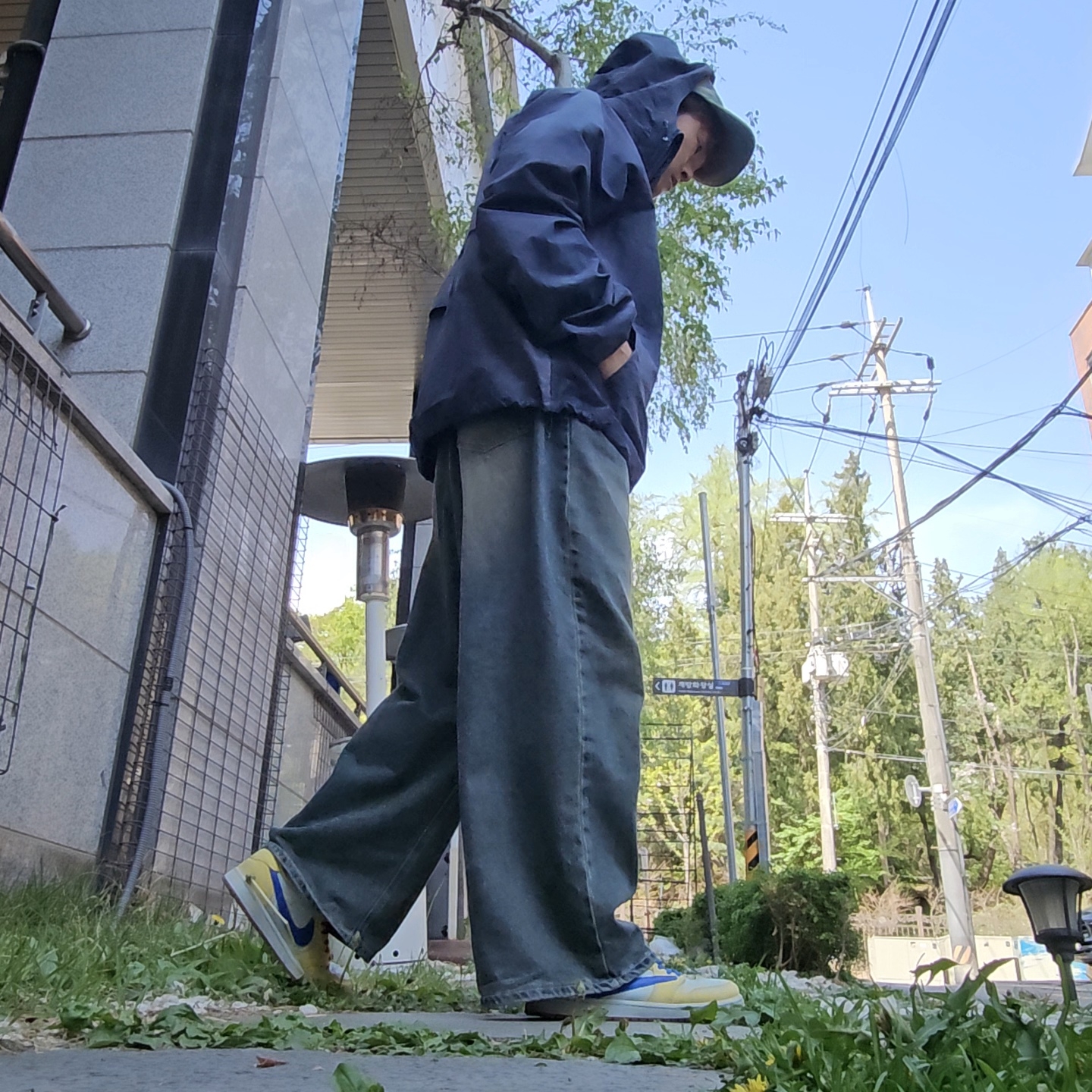 Supreme Denim Camp Cap Dirty Indigo - 25FW, Stussy Wave Dye Beach Shell Jacket Navy 착용 스타일 - 9