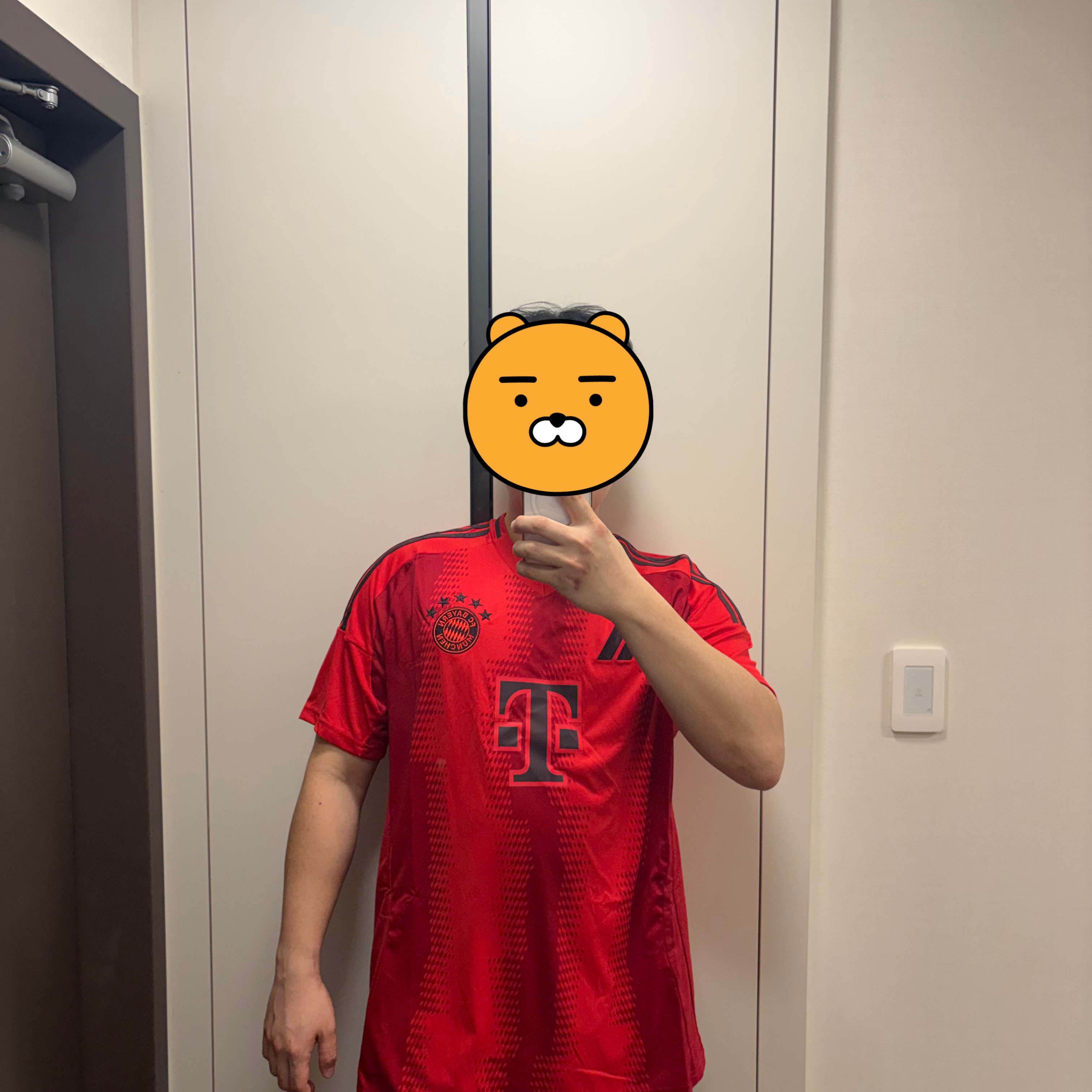 Adidas Bayern Munchen 2024/25 Home Jersey Red - KR Sizing (Non Marking Ver.) 착용 스타일 - 1