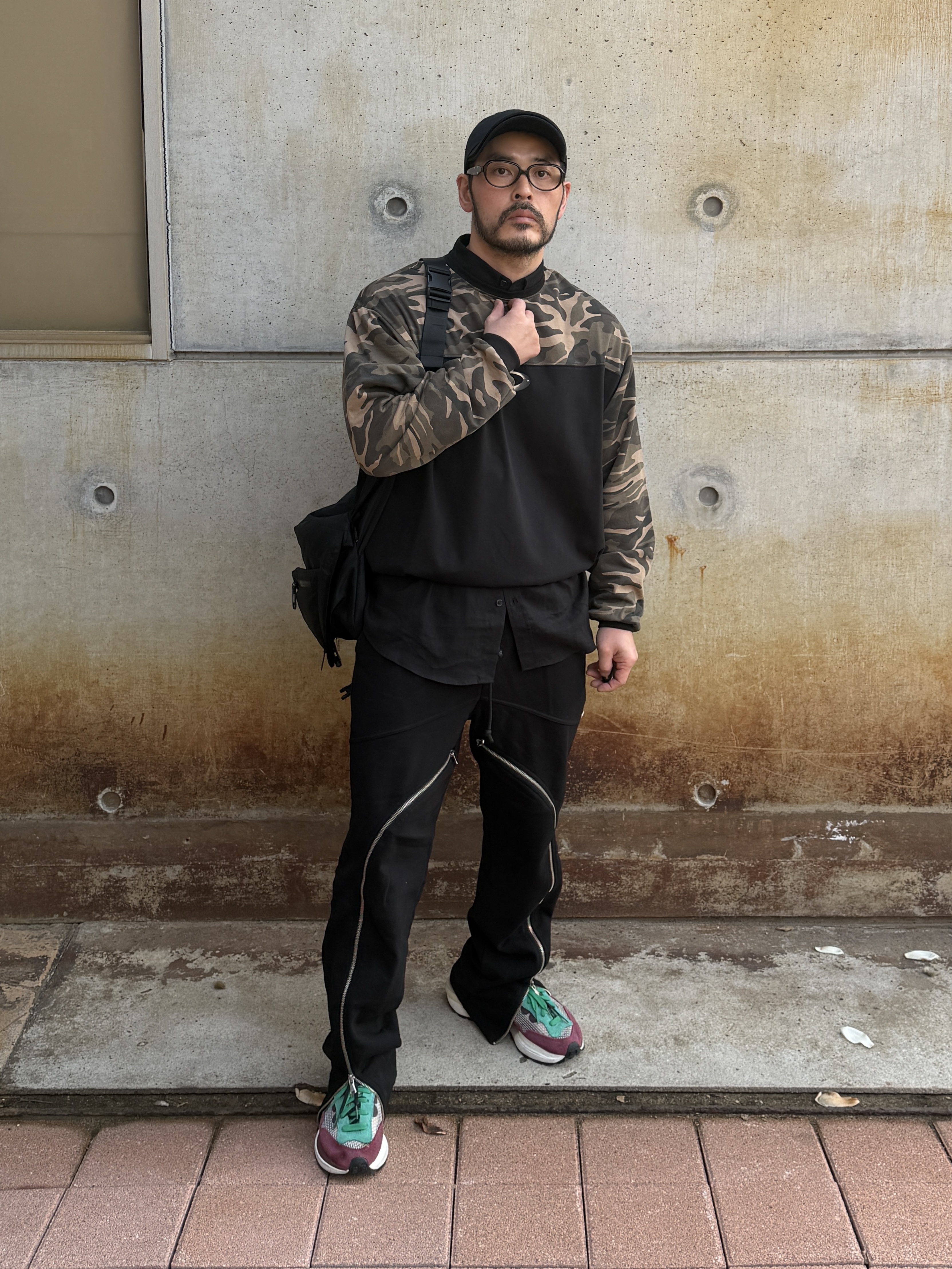 Nike x Sacai VaporWaffle String & Black Villain Red 착용 스타일 - 3