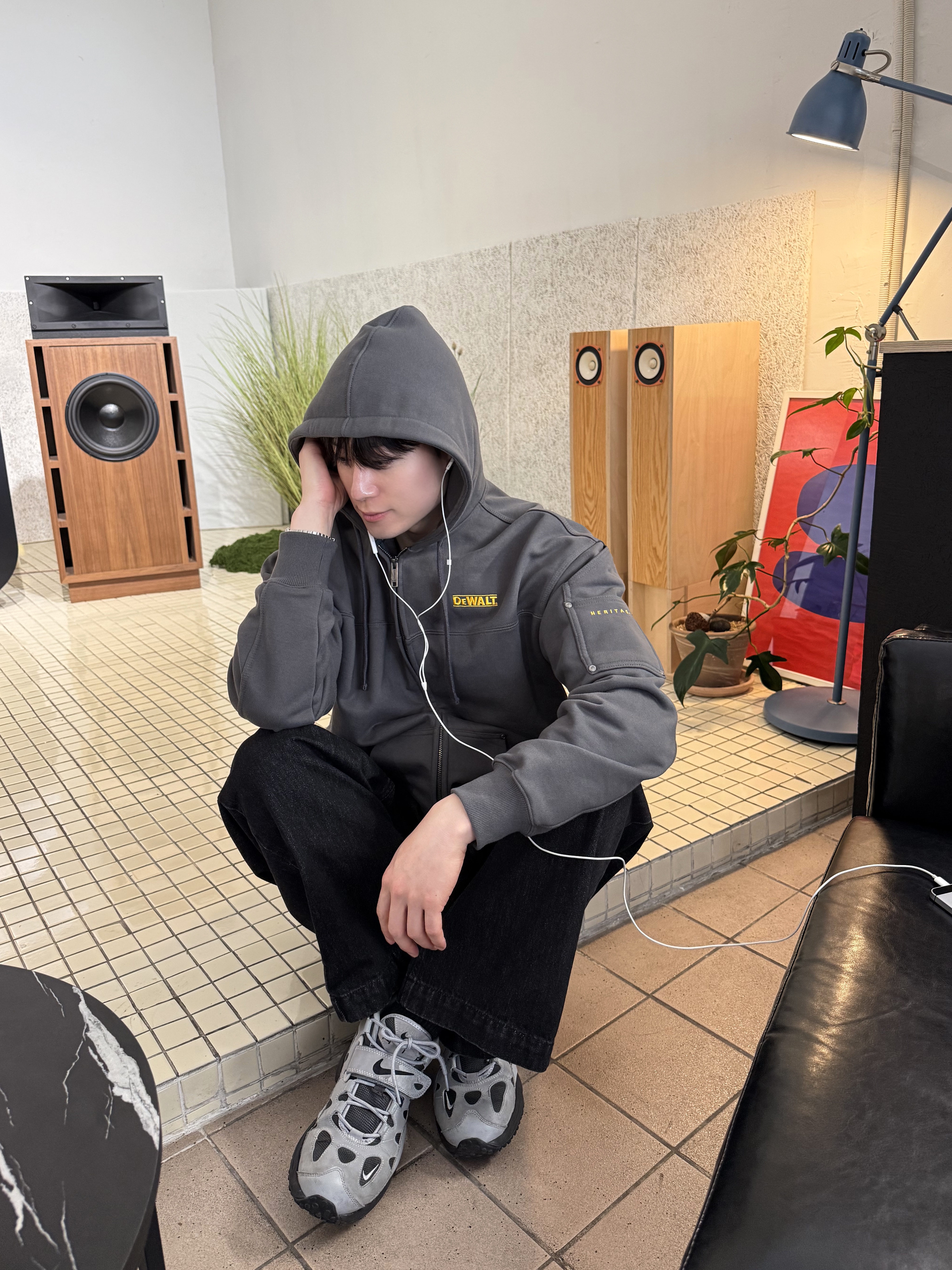 Typing Mistake x Insane Garage 90’s Mackintosh Parody Distotion Logo Ball Cap Black 착용 스타일 - 4