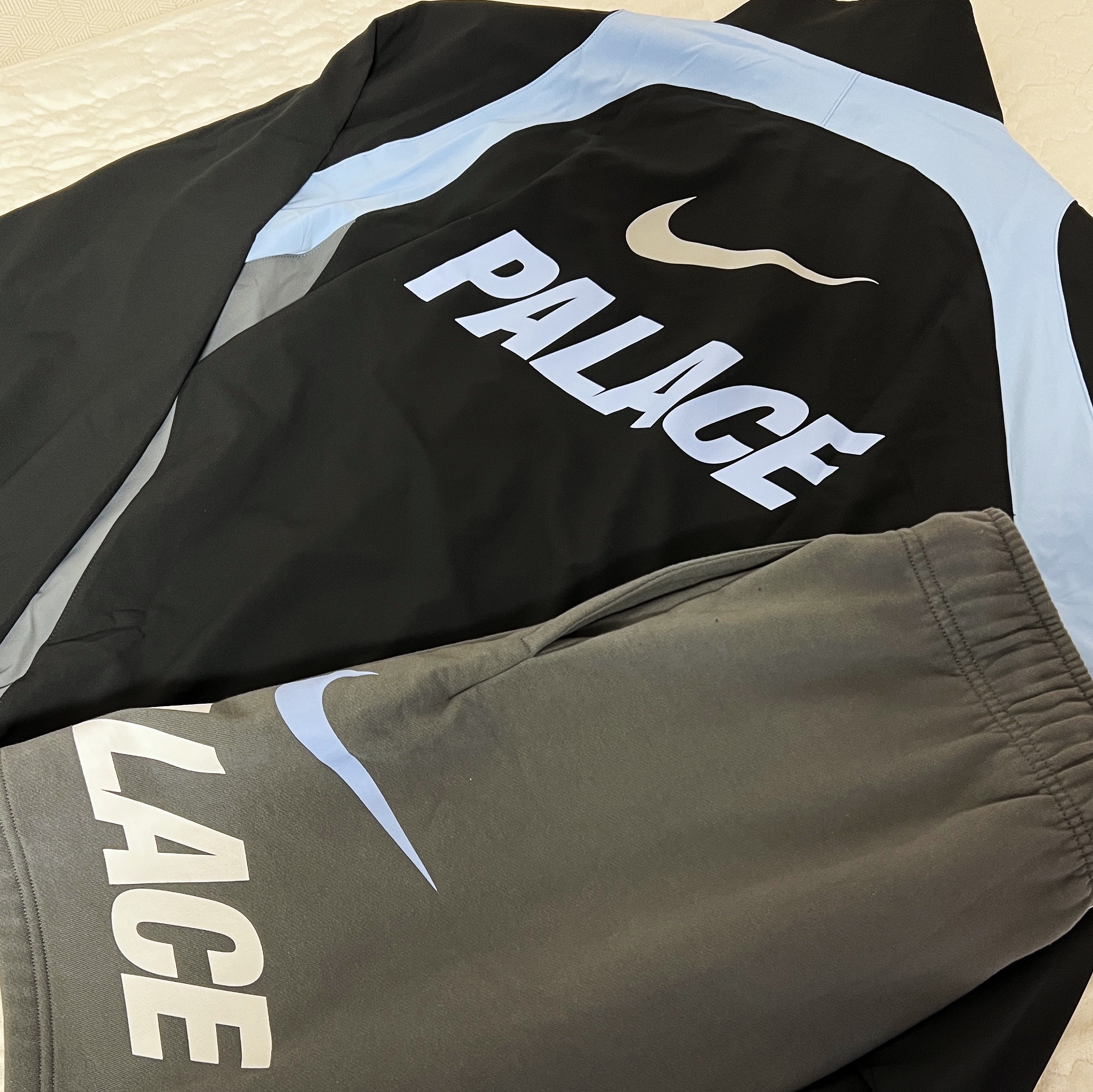 Palace x Nike Track Jacket Black - 26SS, Palace x Nike Sweat Short Charcoal - 26SS 착용 스타일
