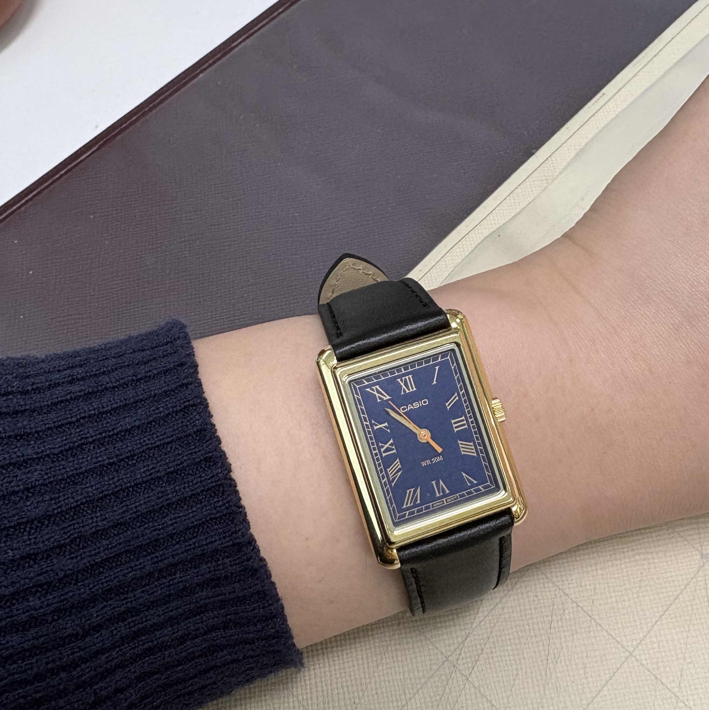 Casio LTP-B165GL-2B 착용 스타일