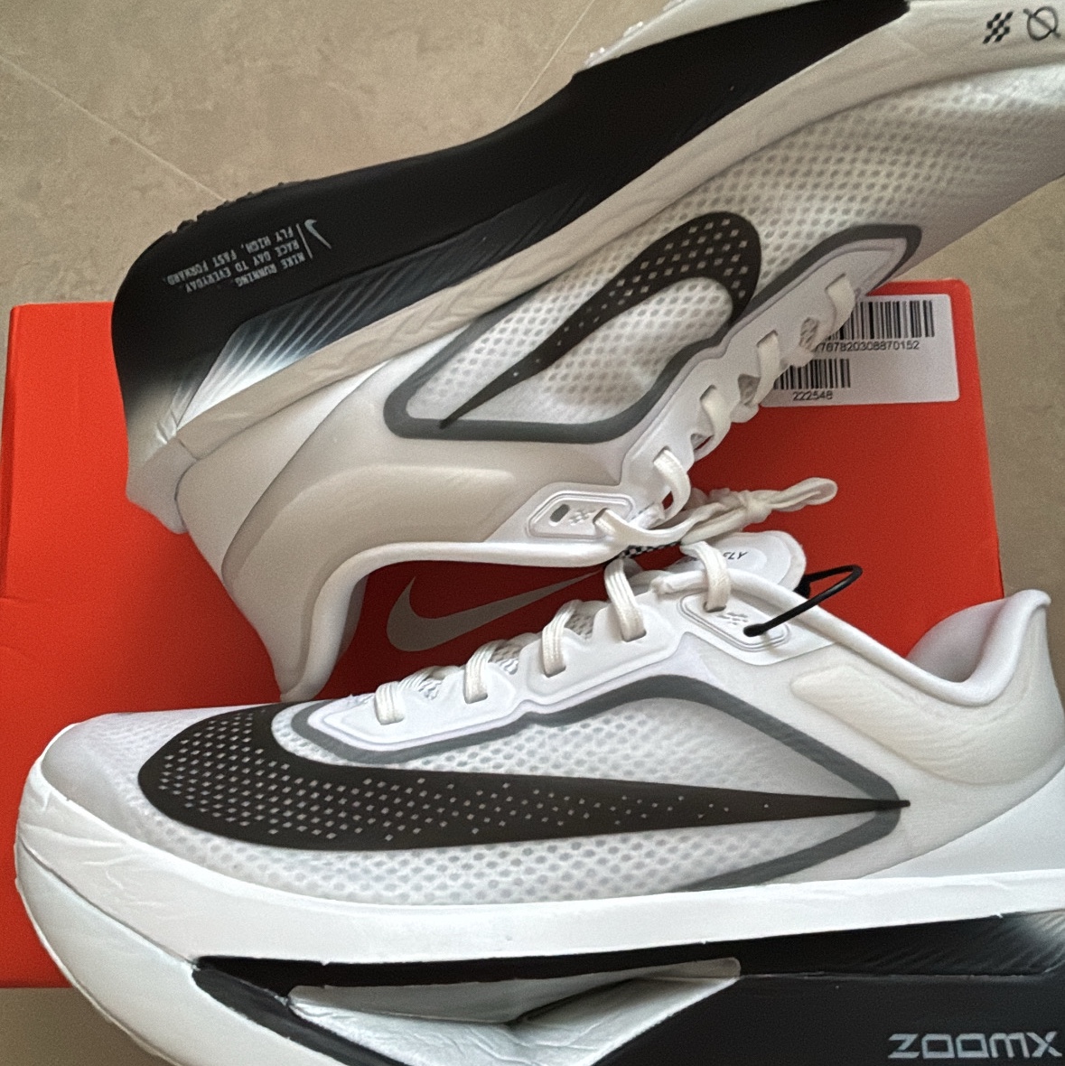 Nike Zoom Fly 6 White Smoke Grey 착용 스타일 - 6