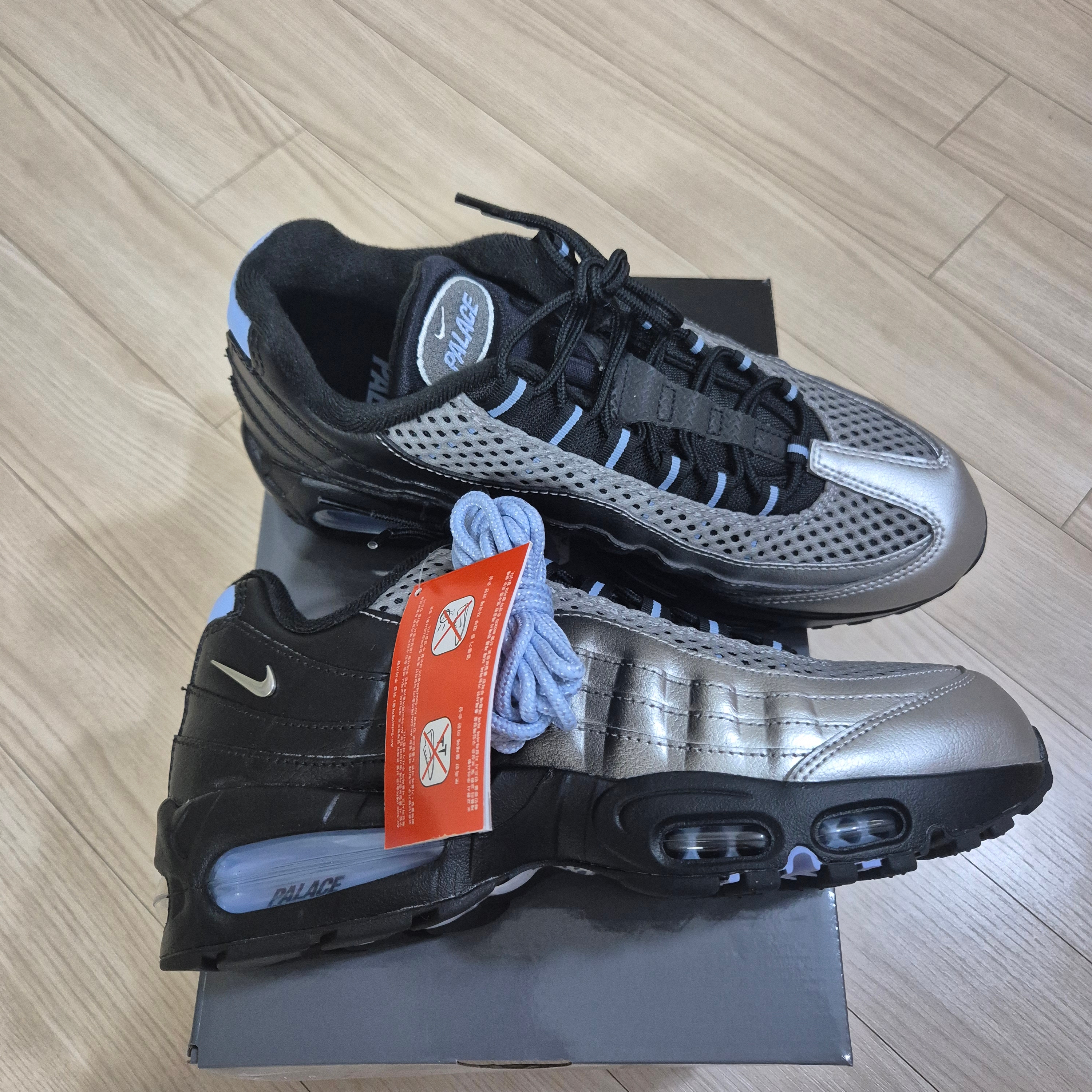 Nike x Palace Air Max 95 Metallic Silver Aluminum 착용 스타일