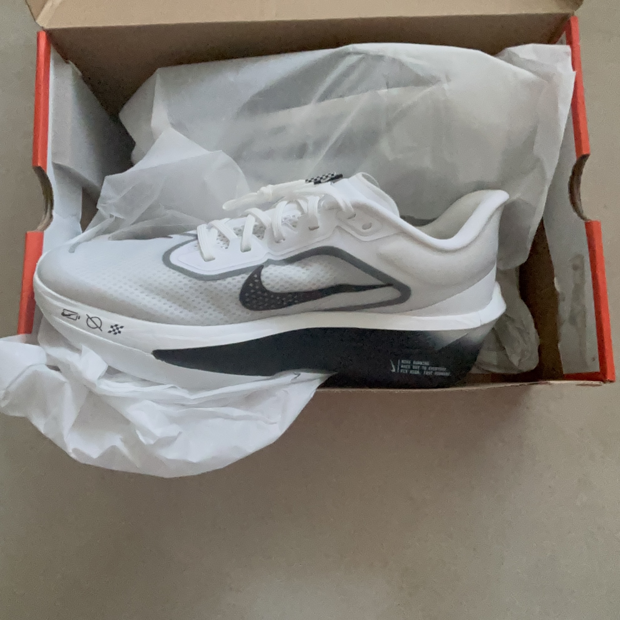 Nike Zoom Fly 6 White Smoke Grey 착용 스타일 - 1
