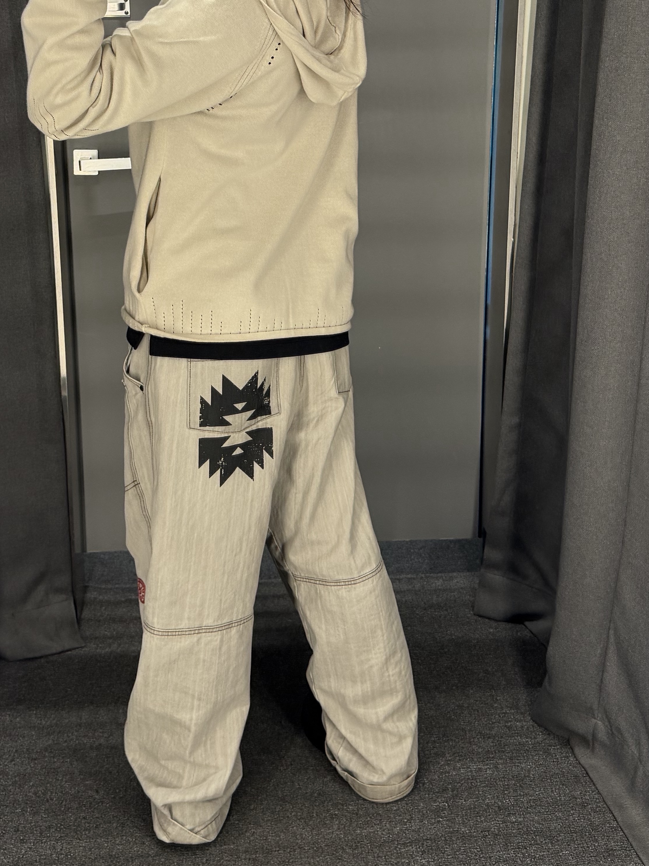 Karactor Ptery Double Knee Pants Light gray, Sansan Gear Knit Zip-Up Hoodie Beige 착용 스타일 - 2