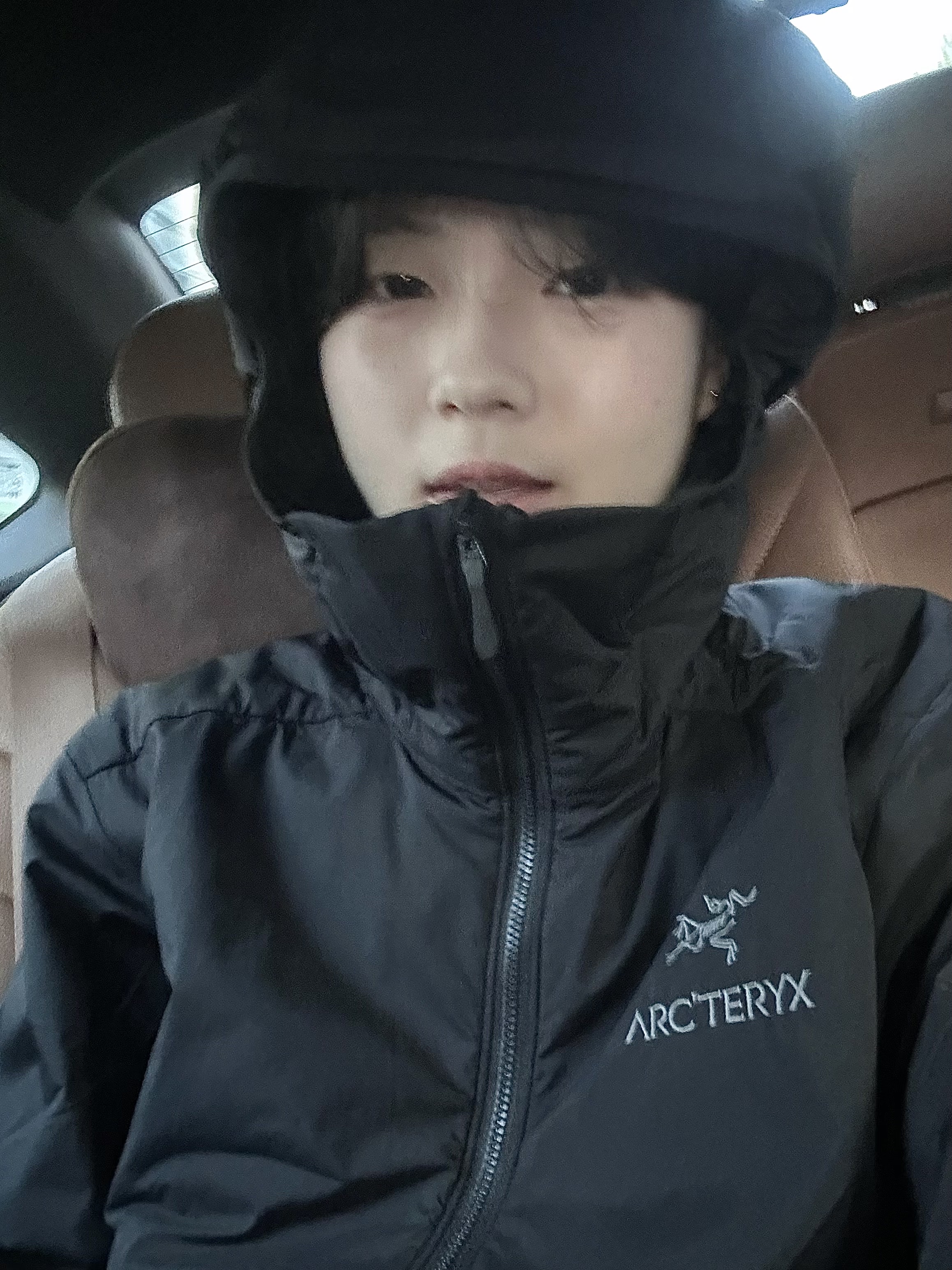 Arc'teryx Atom Hoody Black 착용 스타일
