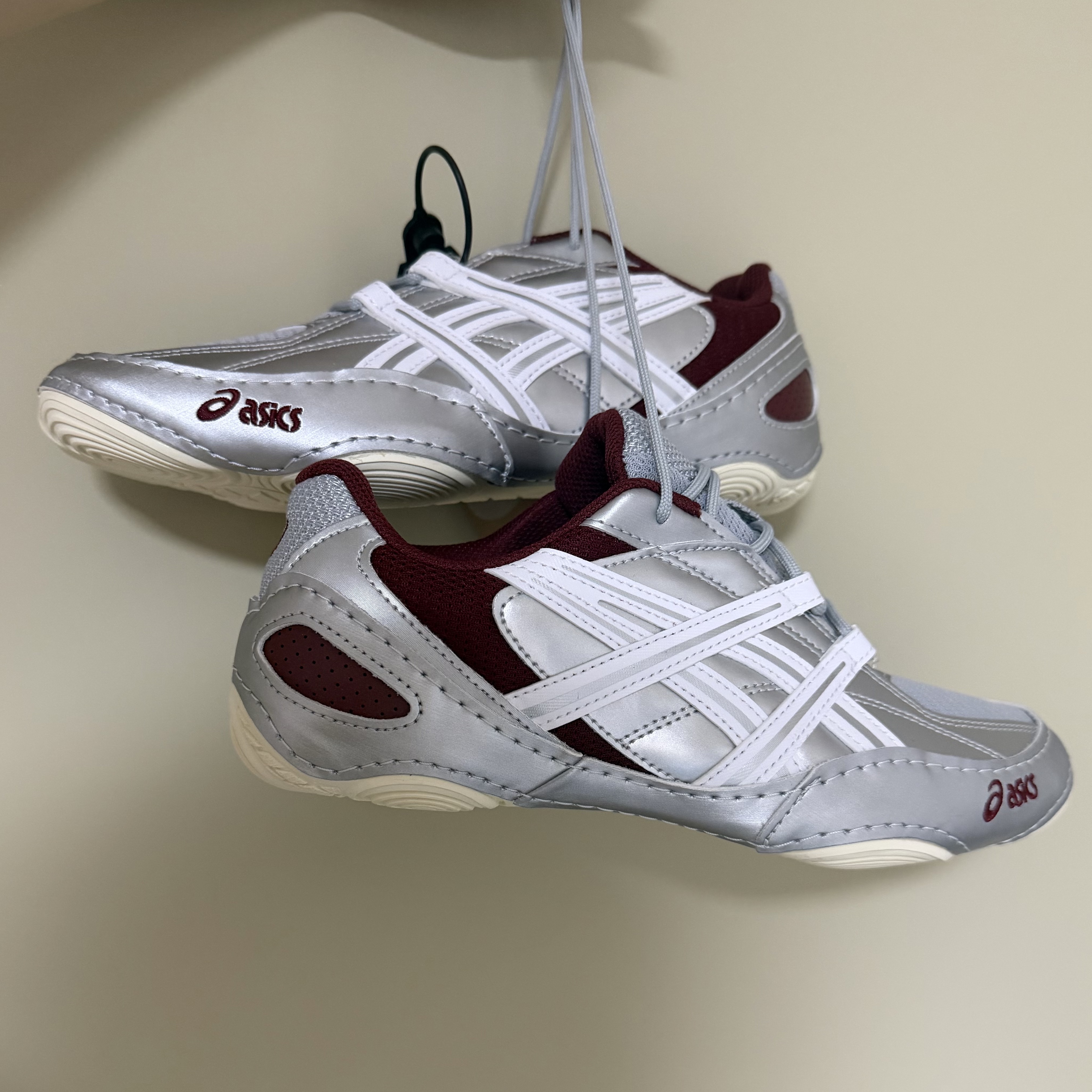 Asics Hypersync Piedmont Grey Pure Silver 착용 스타일 - 1