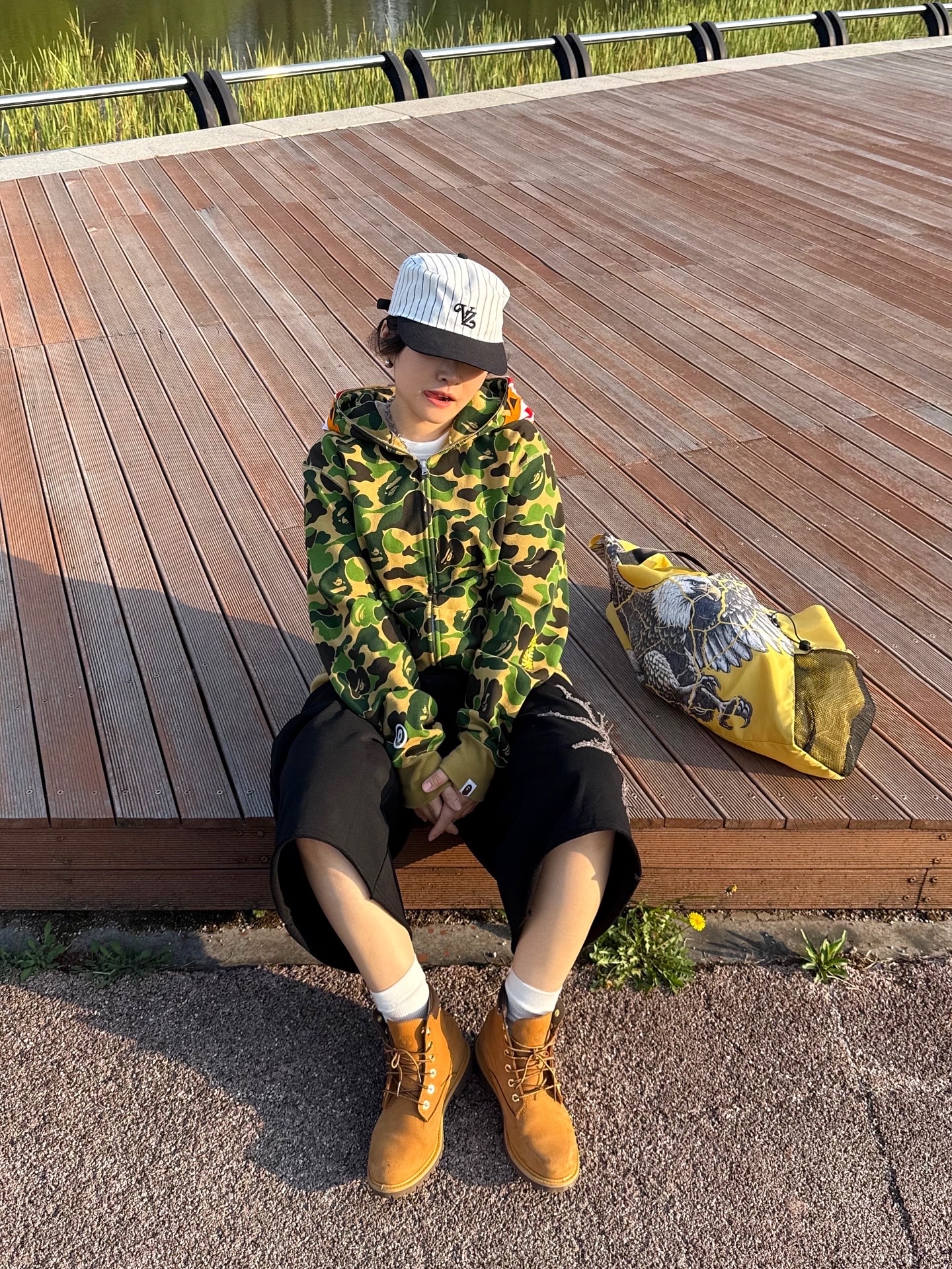 BAPE ABC Camo Tiger Full Zip Hoodie Army Green 착용 스타일