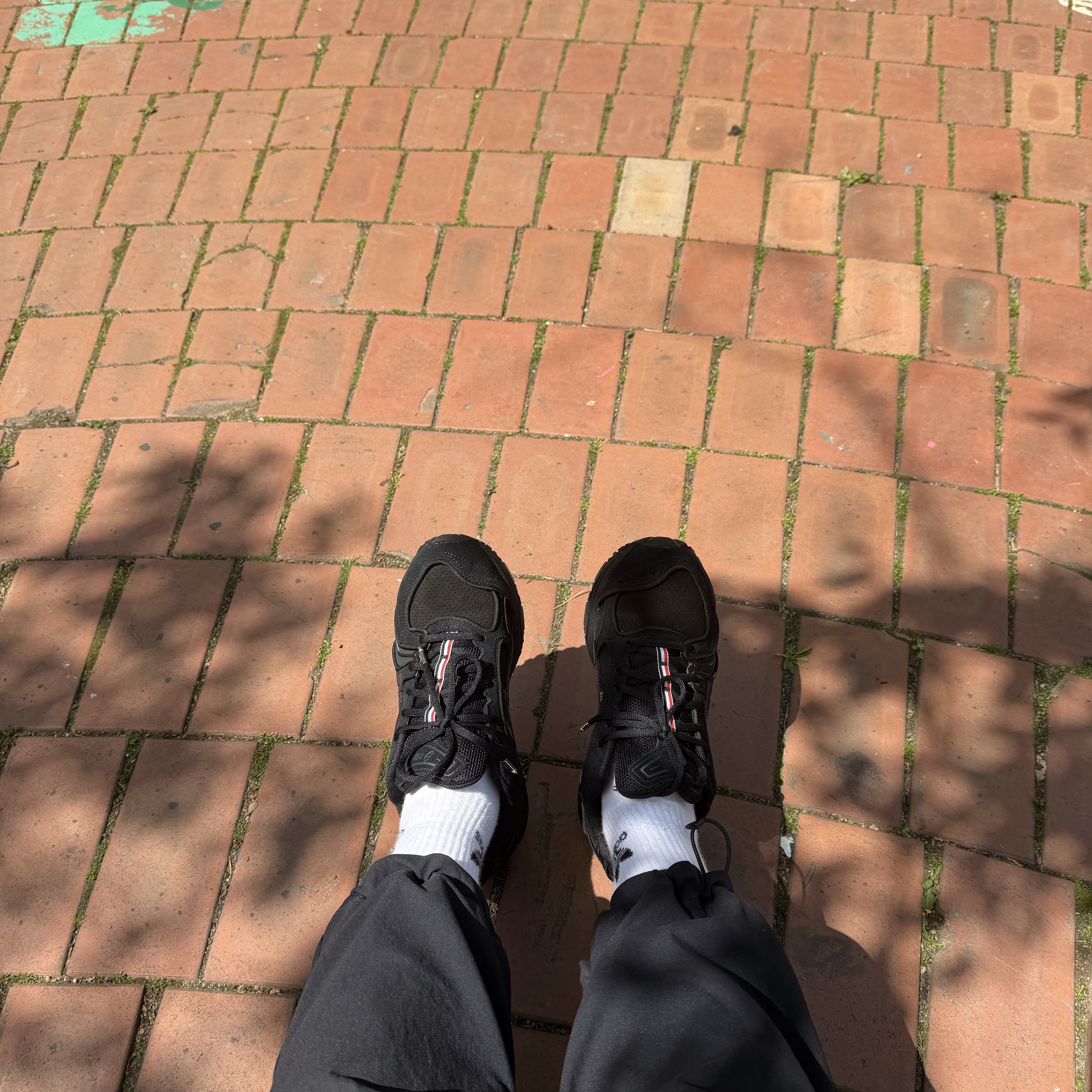 Asics x Thom Browne Gel-Kayano 14 Black 착용 스타일