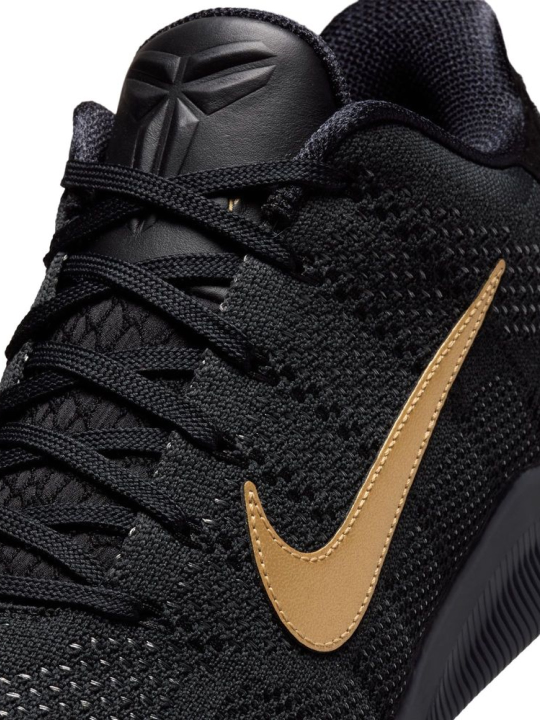 Kobe 11 Elite Protro Fade to Black, Nike Kobe 11 Protro Black and Metallic Gold 착용 스타일 - 4