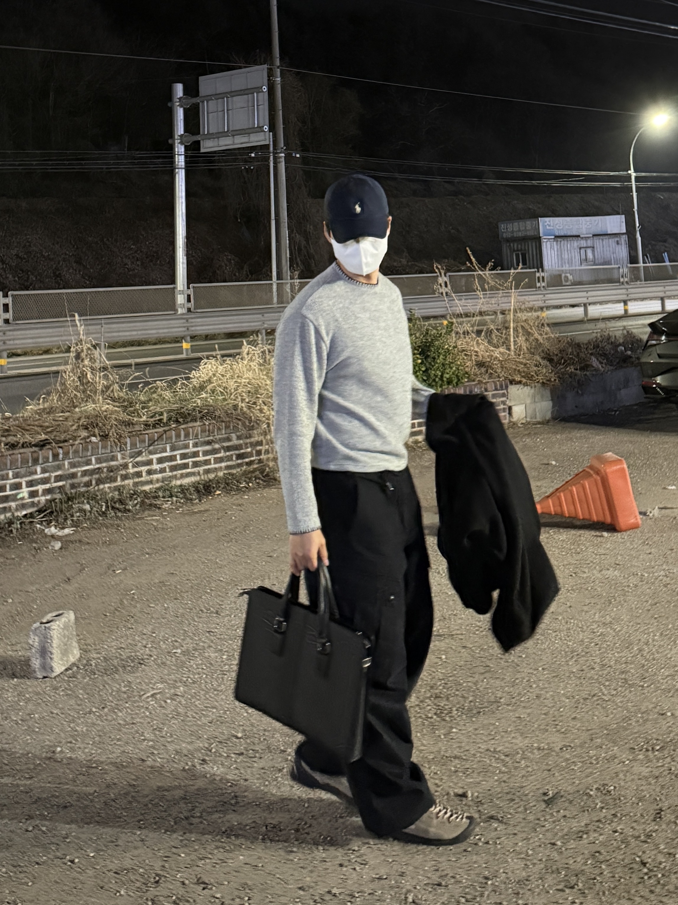 [10%적립] Polo Ralph Lauren Stretch Cotton Twill Ball Cap Navy - 26SS, (W) Keen Jasper Rocks SP Sneaker Birch Black 착용 스타일 - 4