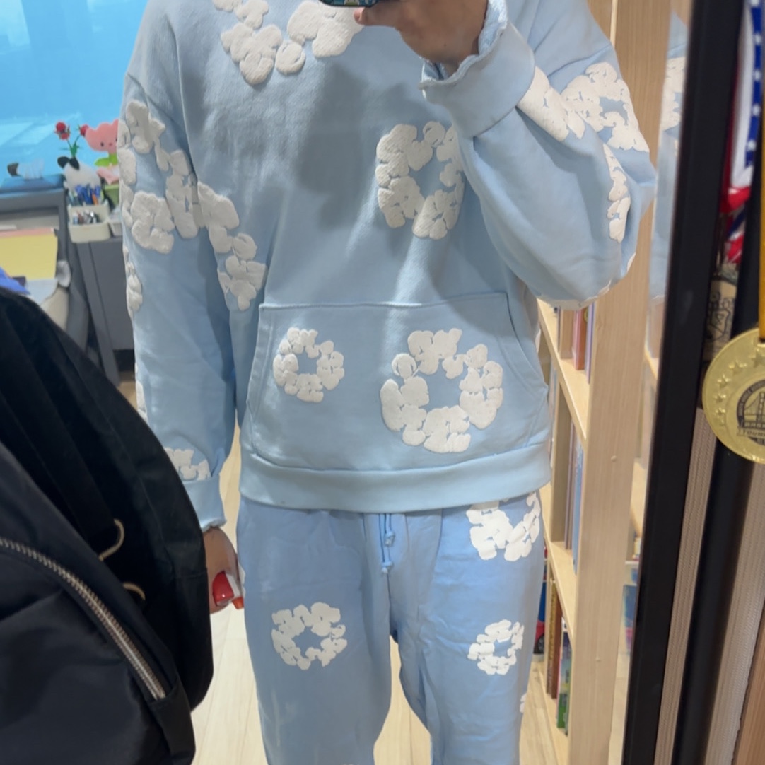 Denim Tears The Cotton Wreath Sweatshirt Powder Blue, Denim Tears The Cotton Wreath Sweatpants Powder Blue 착용 스타일