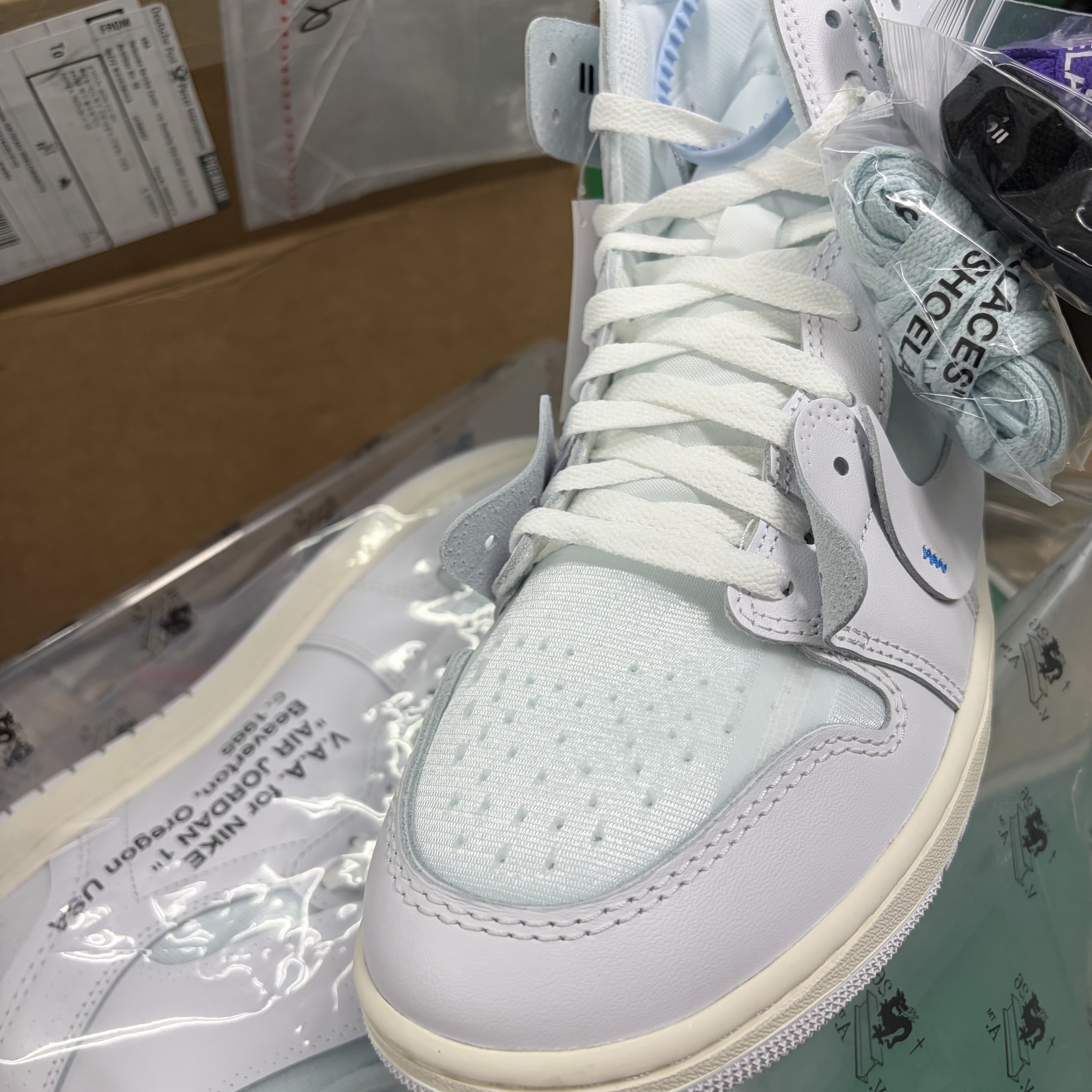 Jordan 1 x Virgil Abloh Archive Retro High Alaska White 착용 스타일 - 1