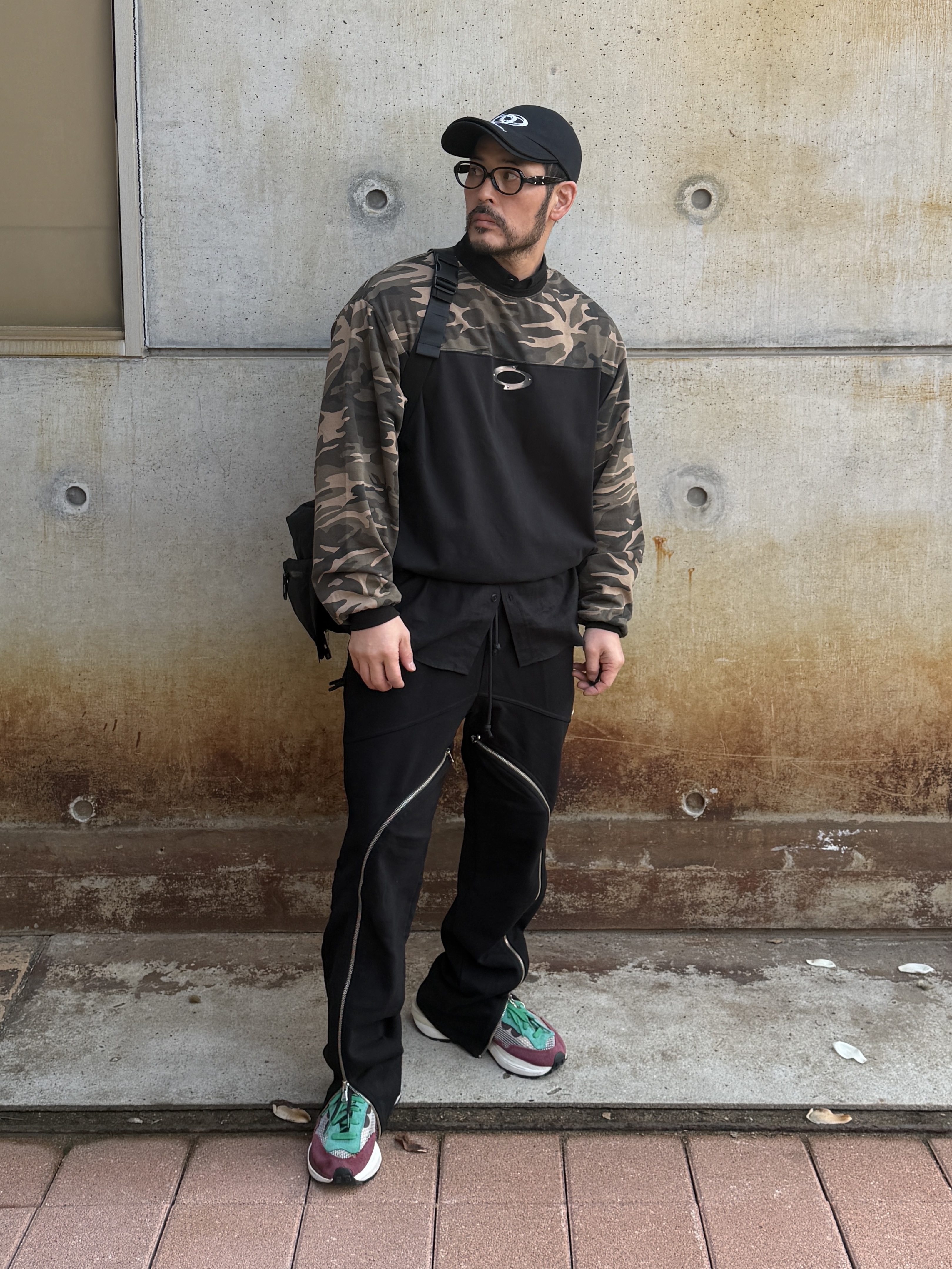 Nike x Sacai VaporWaffle String & Black Villain Red 착용 스타일 - 1