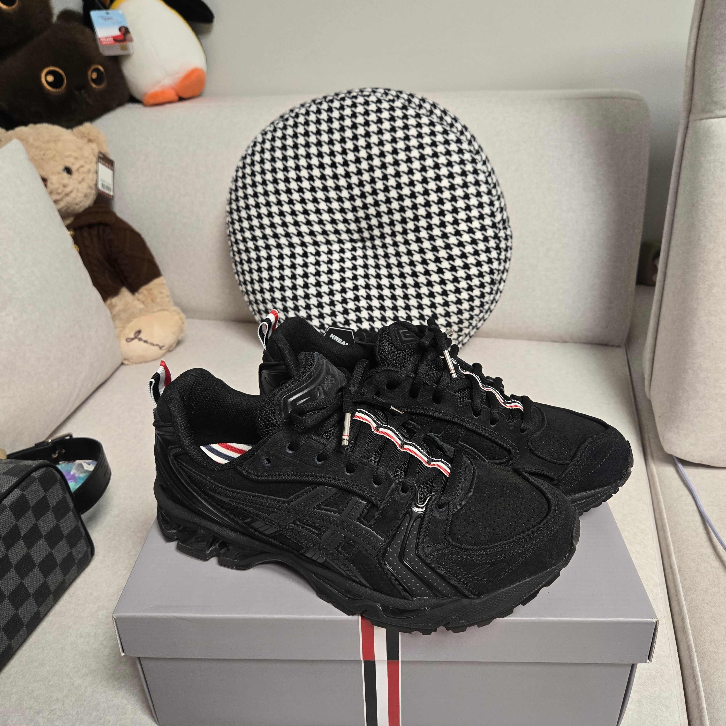 Asics x Thom Browne Gel-Kayano 14 Black 착용 스타일