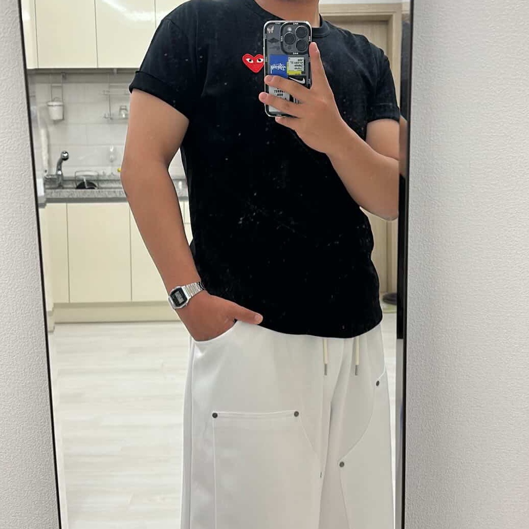 Play Comme des Garcons Red Heart T-Shirt Black, Casio A-158WA-1 착용 스타일