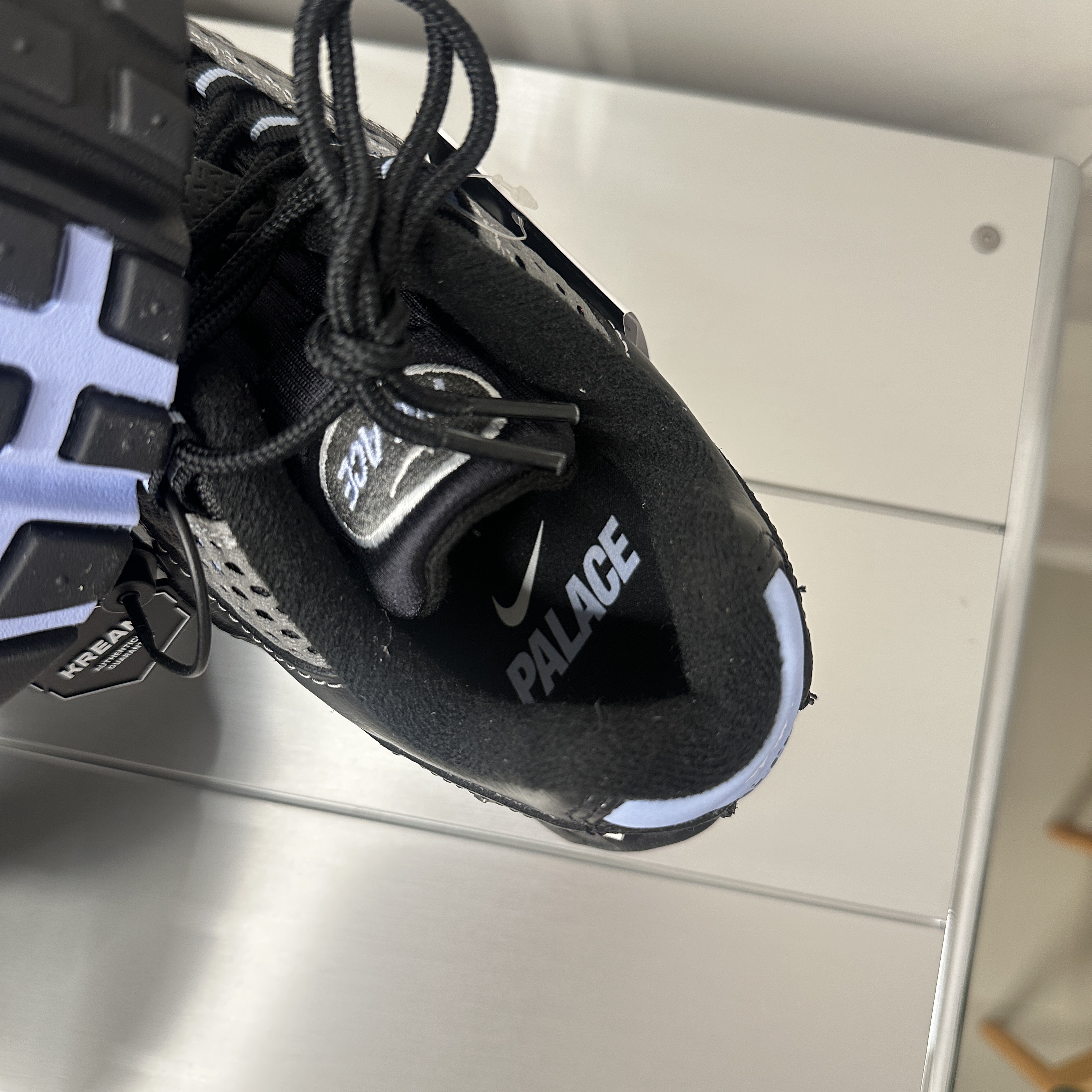 Nike x Palace Air Max 95 Metallic Silver Aluminum 착용 스타일 - 5