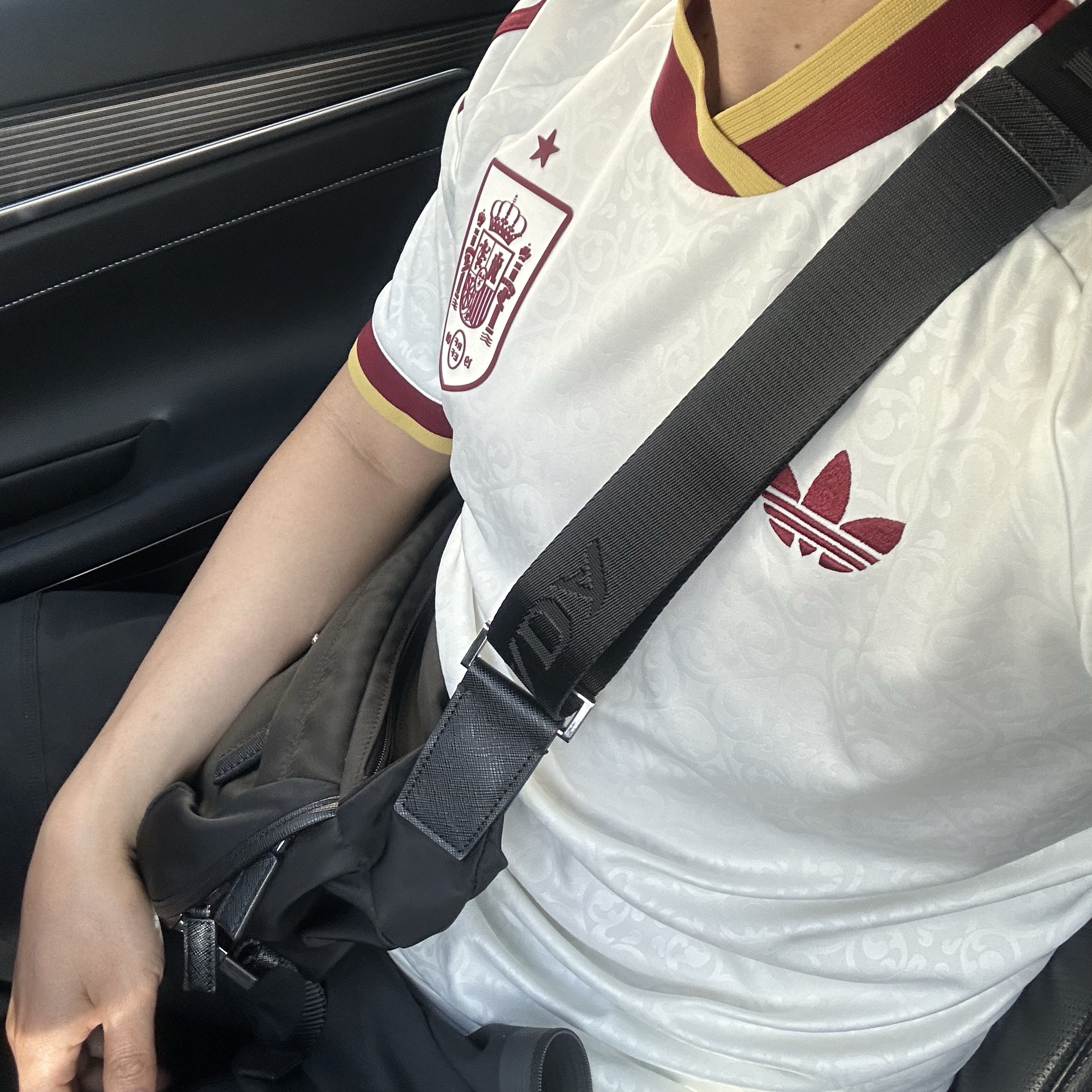 Adidas Spain 2026 Away Jersey Off White - KR Sizing (Non Marking Ver.) 착용 스타일