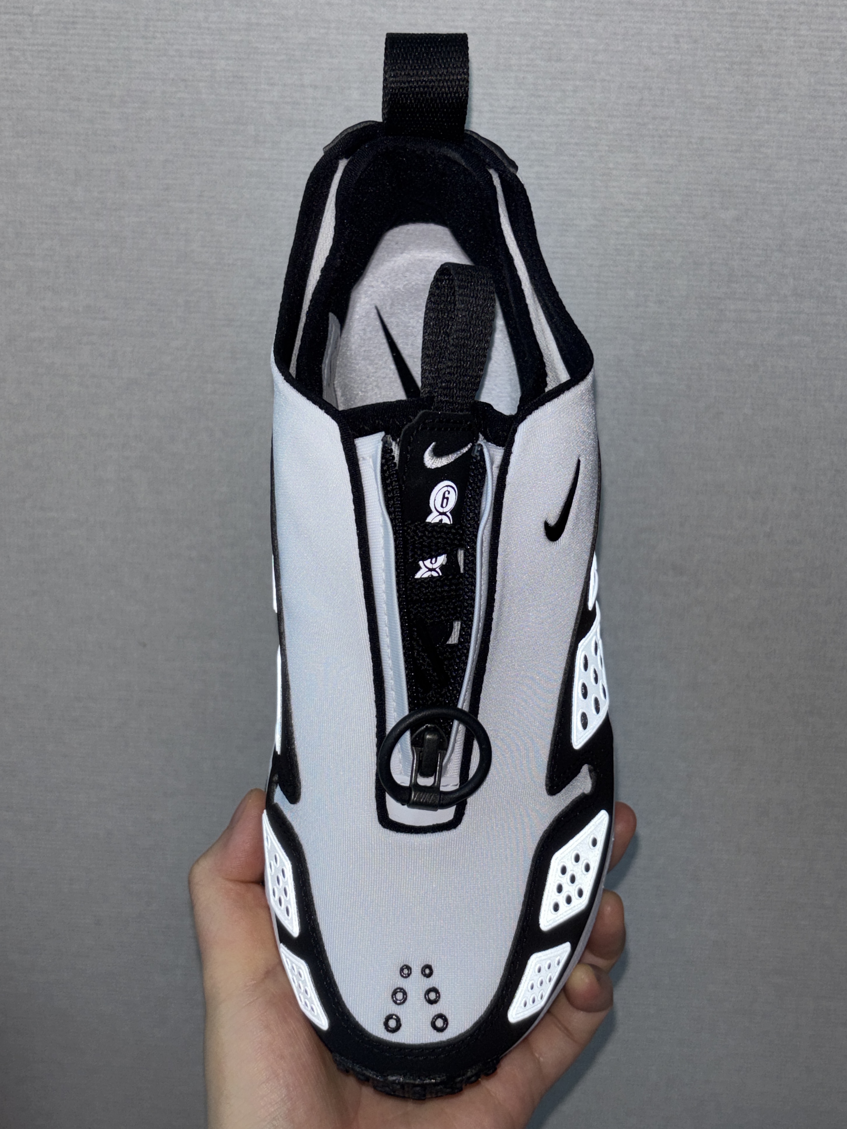 (W) Nike Air Max SNDR White and Black, The North Face Denali Wind Ex Jacket Khaki 착용 스타일 - 2