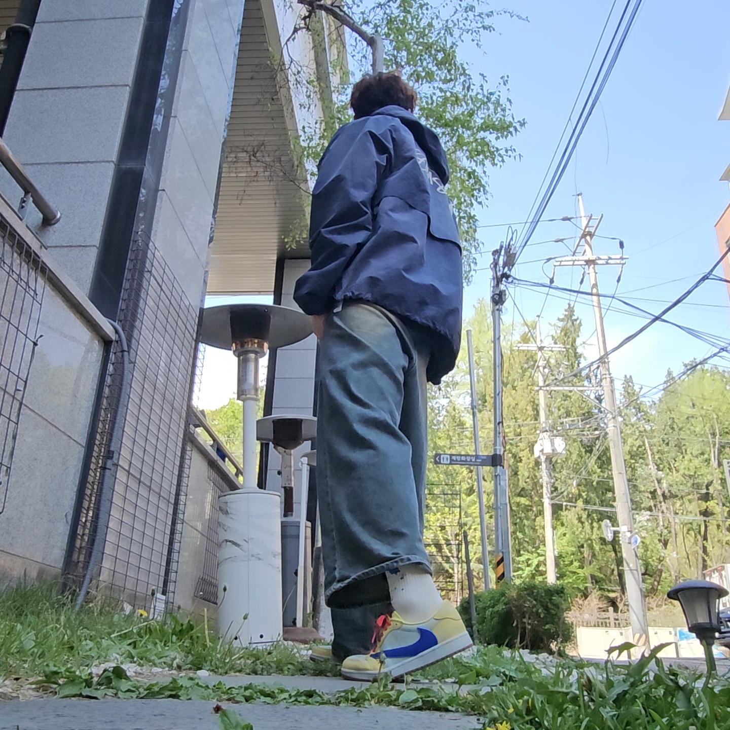 Supreme Denim Camp Cap Dirty Indigo - 25FW, Stussy Wave Dye Beach Shell Jacket Navy 착용 스타일 - 2