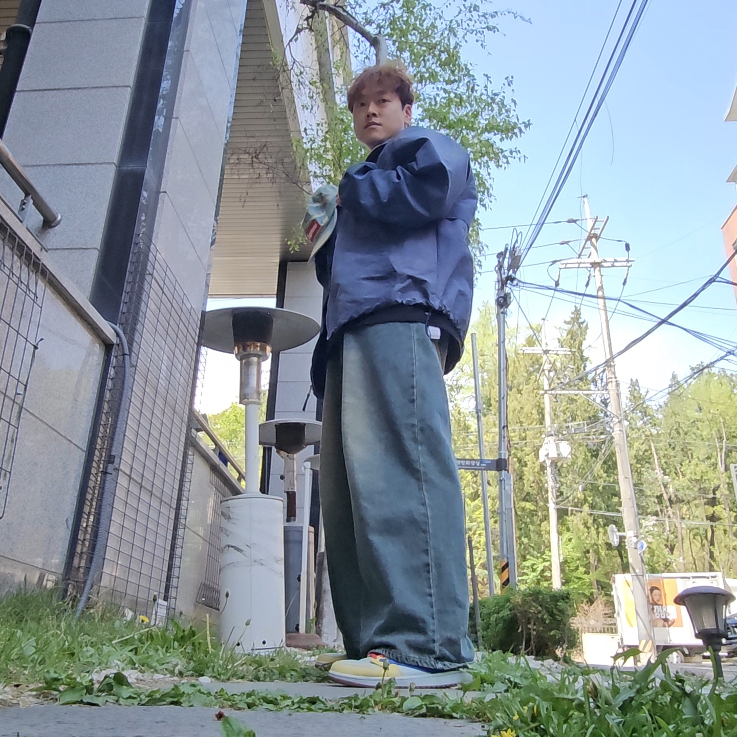 Supreme Denim Camp Cap Dirty Indigo - 25FW, Stussy Wave Dye Beach Shell Jacket Navy 착용 스타일 - 1