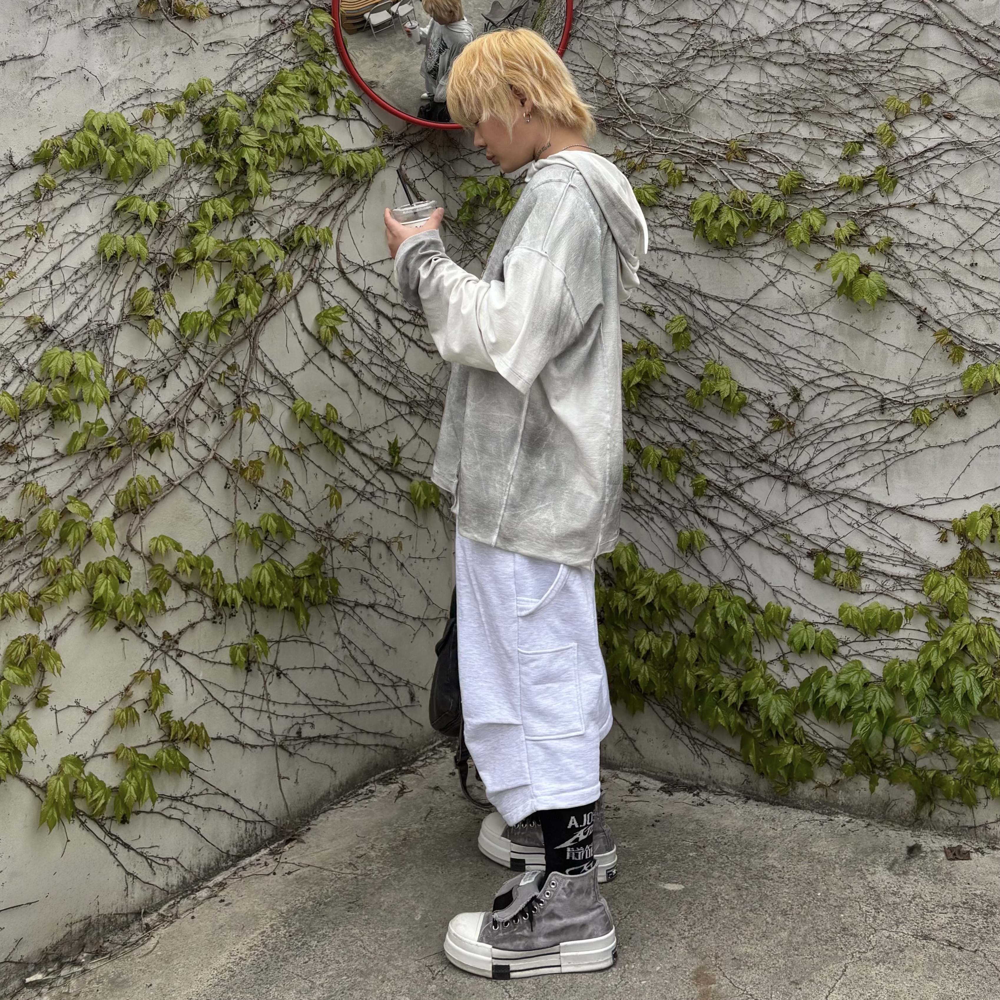 Converse x Drkshdw DBL Drkstar Overdye Chuck 70 Hi Concrete 착용 스타일 - 1